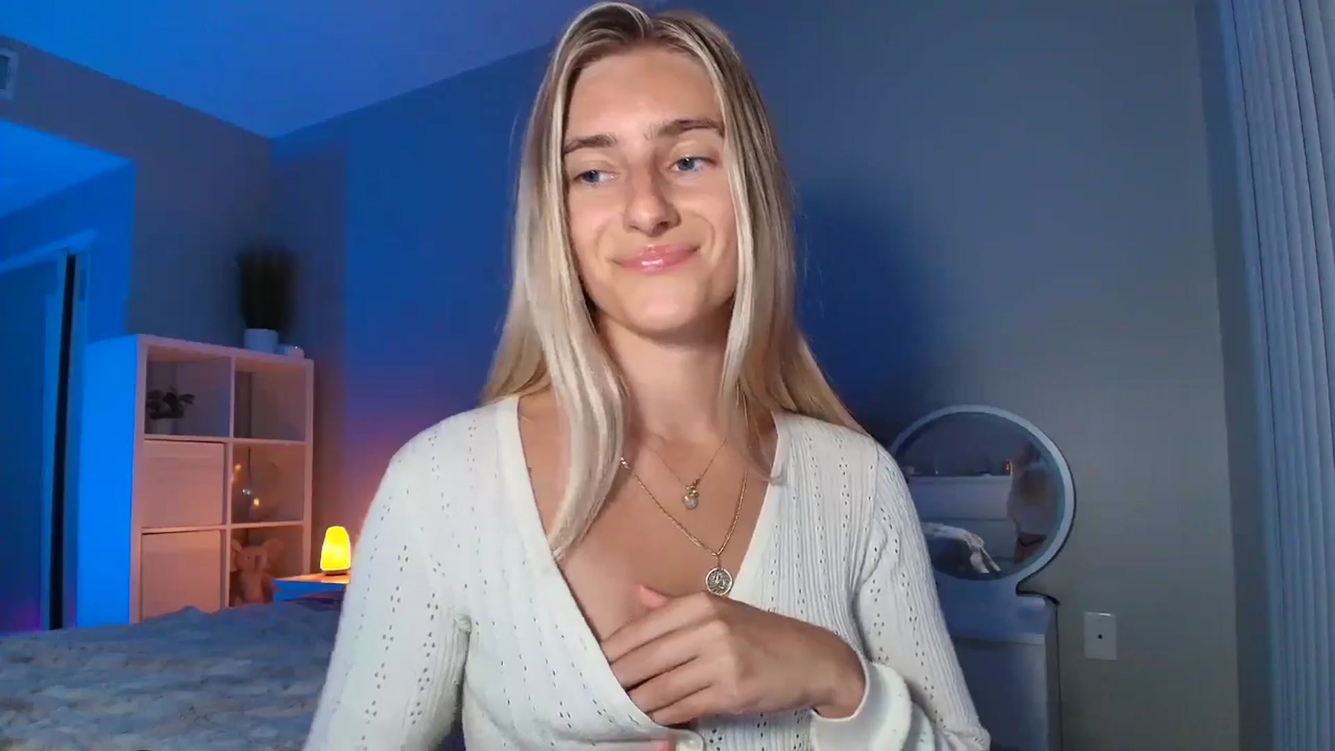 Gallery image thumbnail from Vodka_Queen's myfreecams stream on, 07/29/2025, 05:50 image 4 of 20