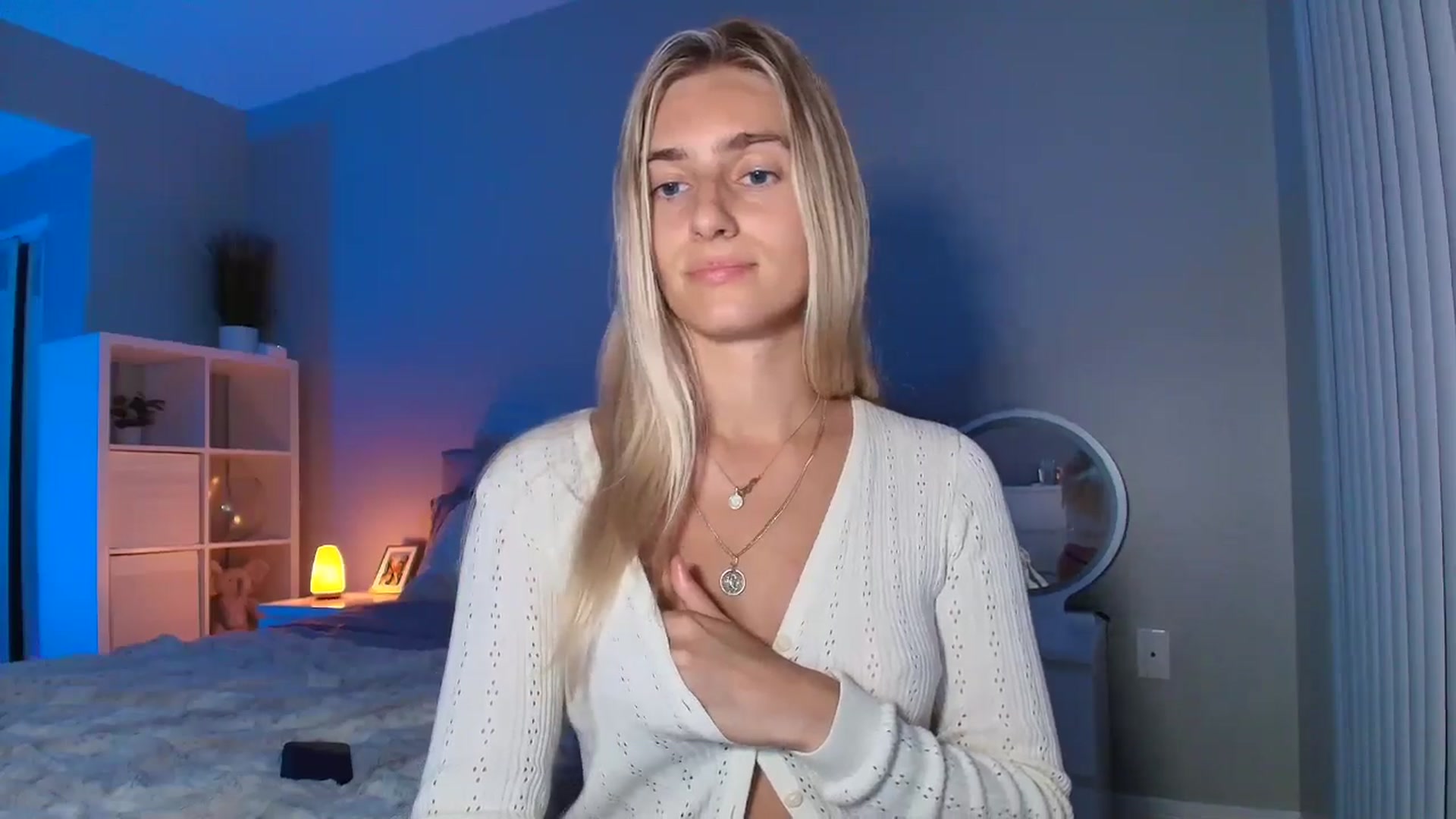 Gallery image thumbnail from Vodka_Queen's myfreecams stream on, 07/29/2025, 05:50 image 13 of 20
