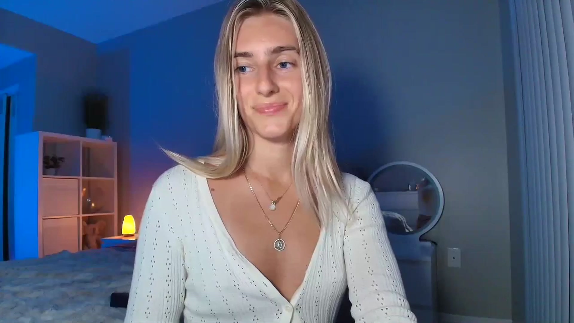 Gallery image thumbnail from Vodka_Queen's myfreecams stream on, 07/29/2025, 05:50 image 16 of 20