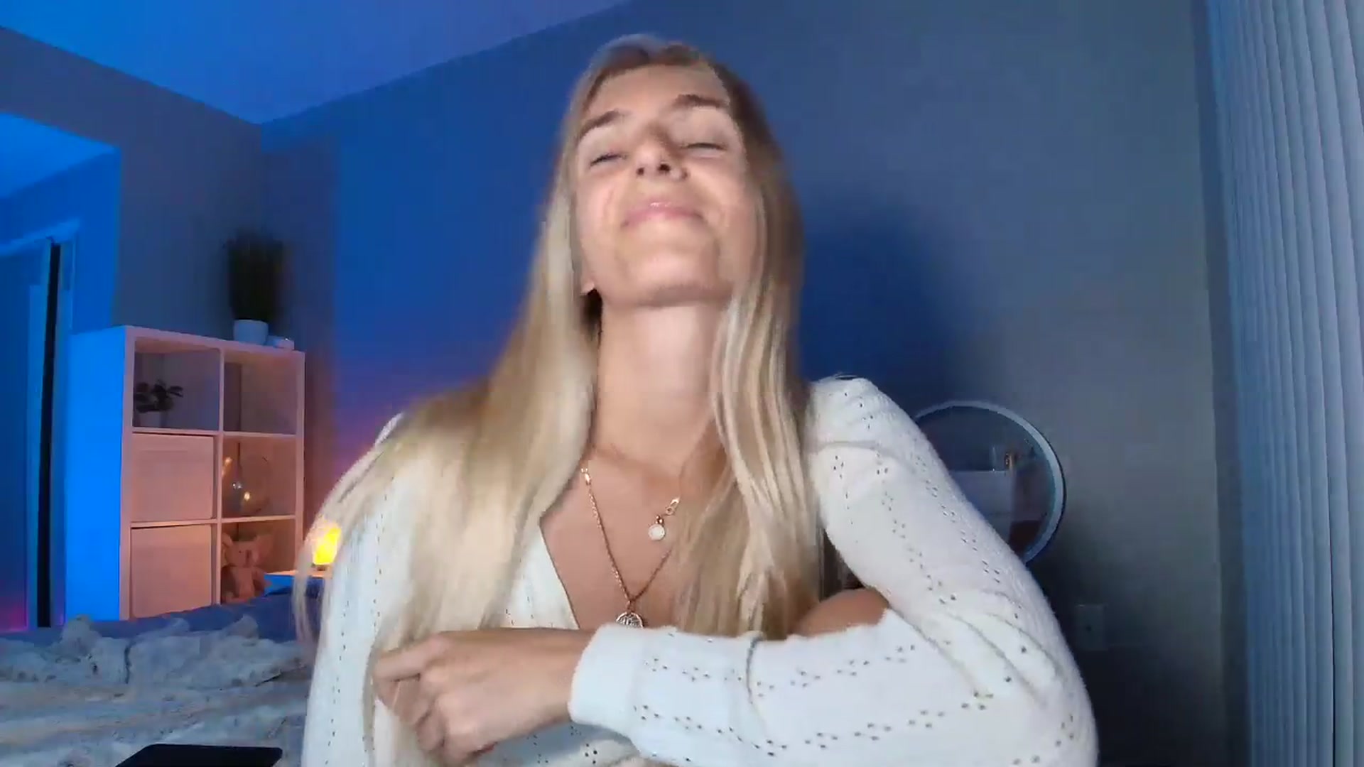 Gallery image thumbnail from Vodka_Queen's myfreecams stream on, 07/29/2025, 07:29 image 16 of 20