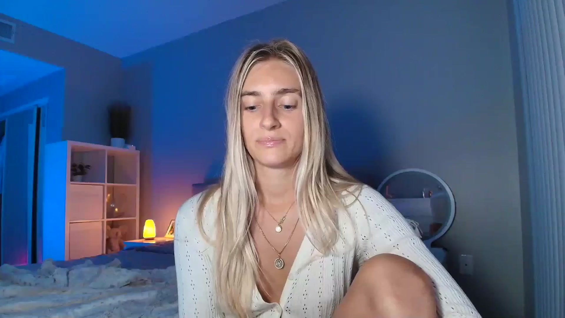 Gallery image thumbnail from Vodka_Queen's myfreecams stream on, 07/29/2025, 07:29 image 9 of 20