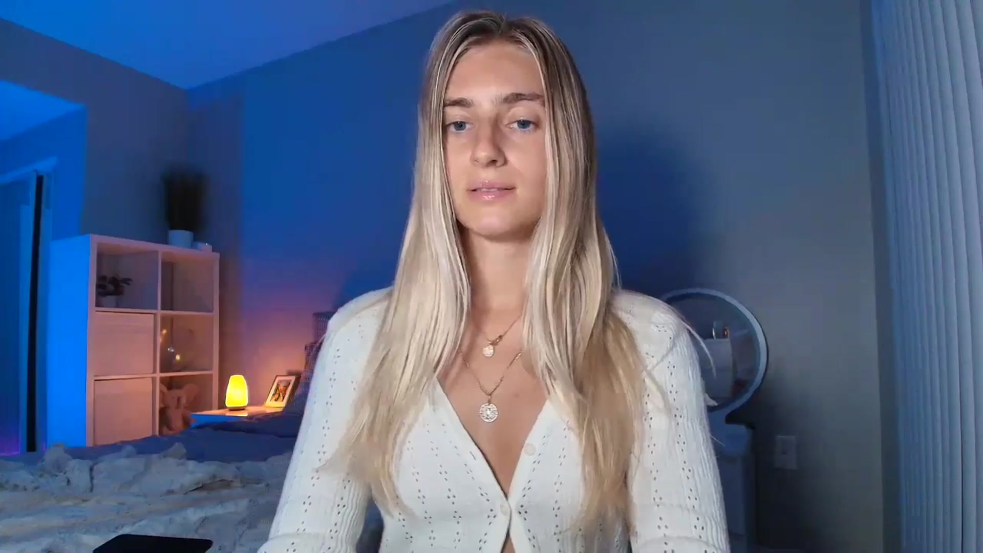 Gallery image thumbnail from Vodka_Queen's myfreecams stream on, 07/29/2025, 07:29 image 15 of 20