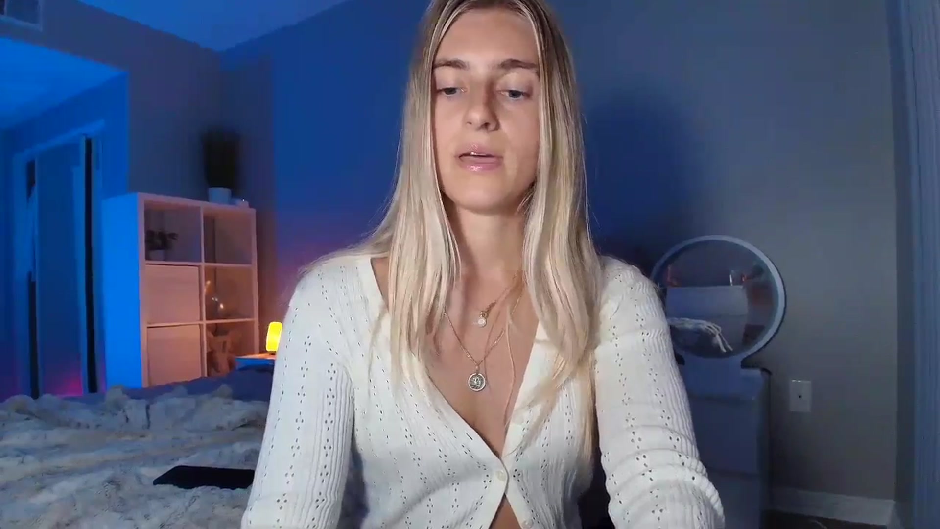 Gallery image thumbnail from Vodka_Queen's myfreecams stream on, 07/29/2025, 07:29 image 13 of 20
