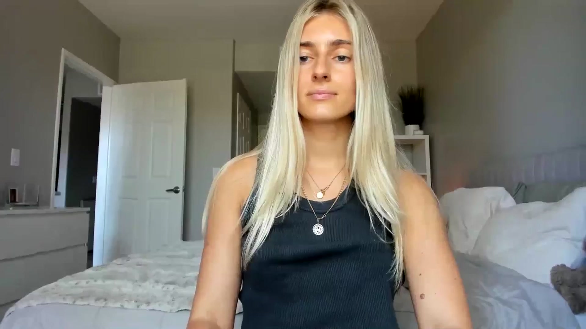 Gallery image thumbnail from Vodka_Queen's myfreecams stream on, 07/30/2025, 22:32 image 14 of 20