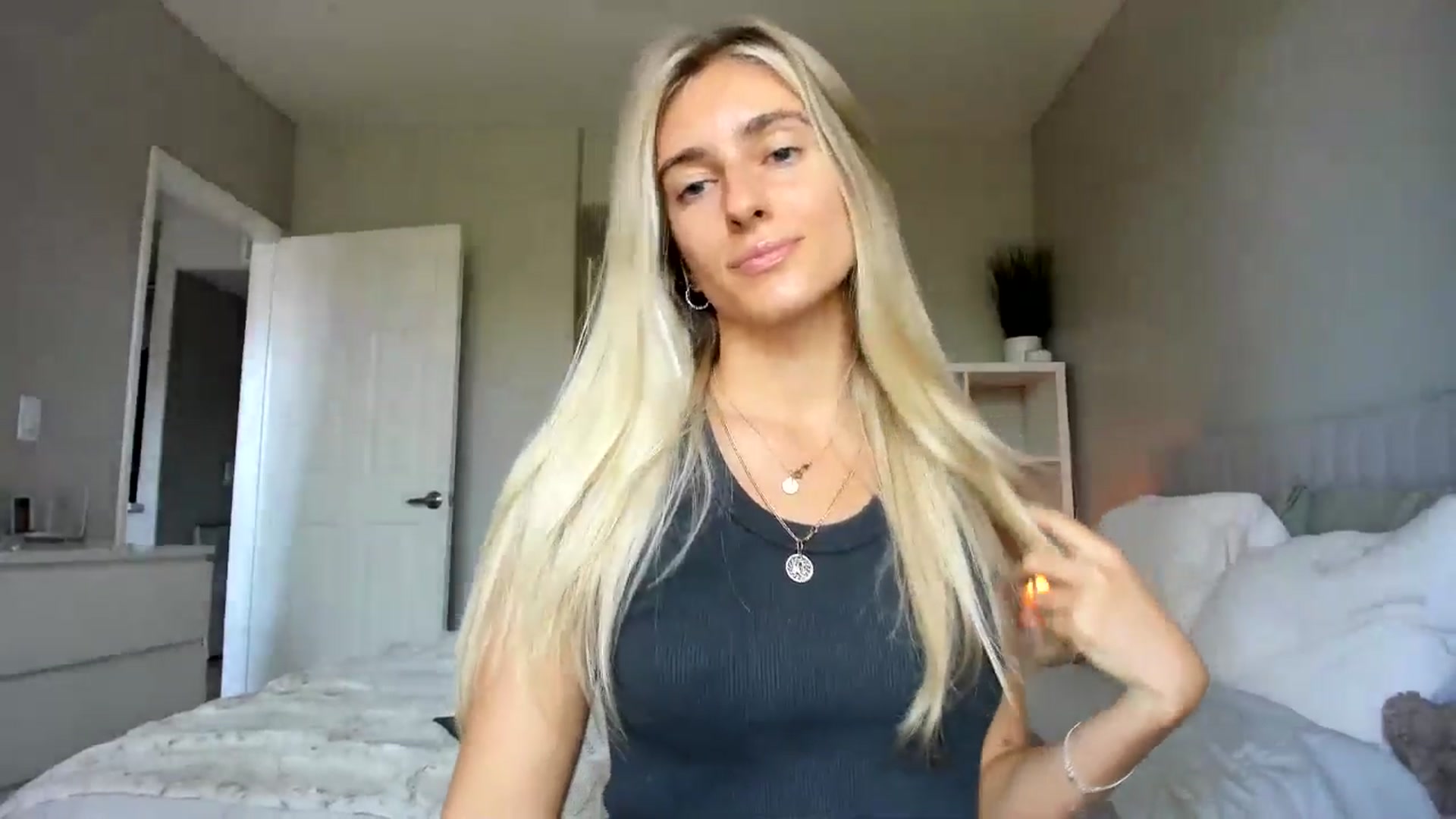Gallery image thumbnail from Vodka_Queen's myfreecams stream on, 07/30/2025, 22:32 image 7 of 20