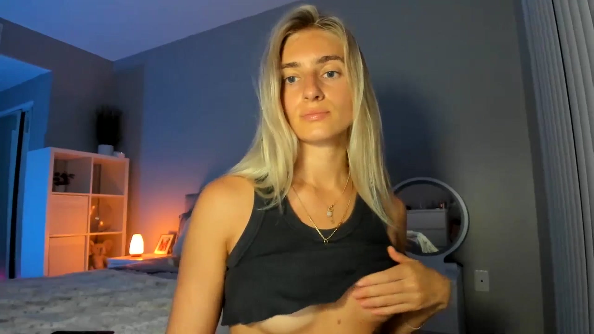 Gallery image thumbnail from Vodka_Queen's myfreecams stream on, 07/31/2025, 06:18 image 3 of 20