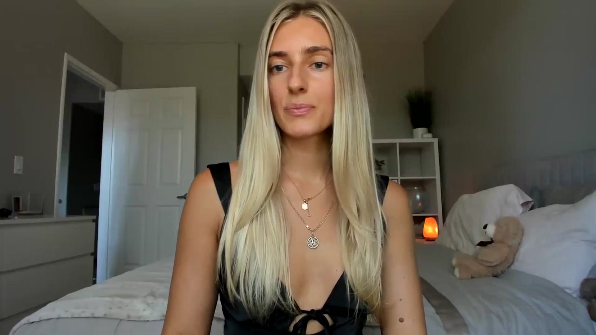 Gallery image thumbnail from Vodka_Queen's myfreecams stream on, 07/31/2025, 22:09 image 20 of 20