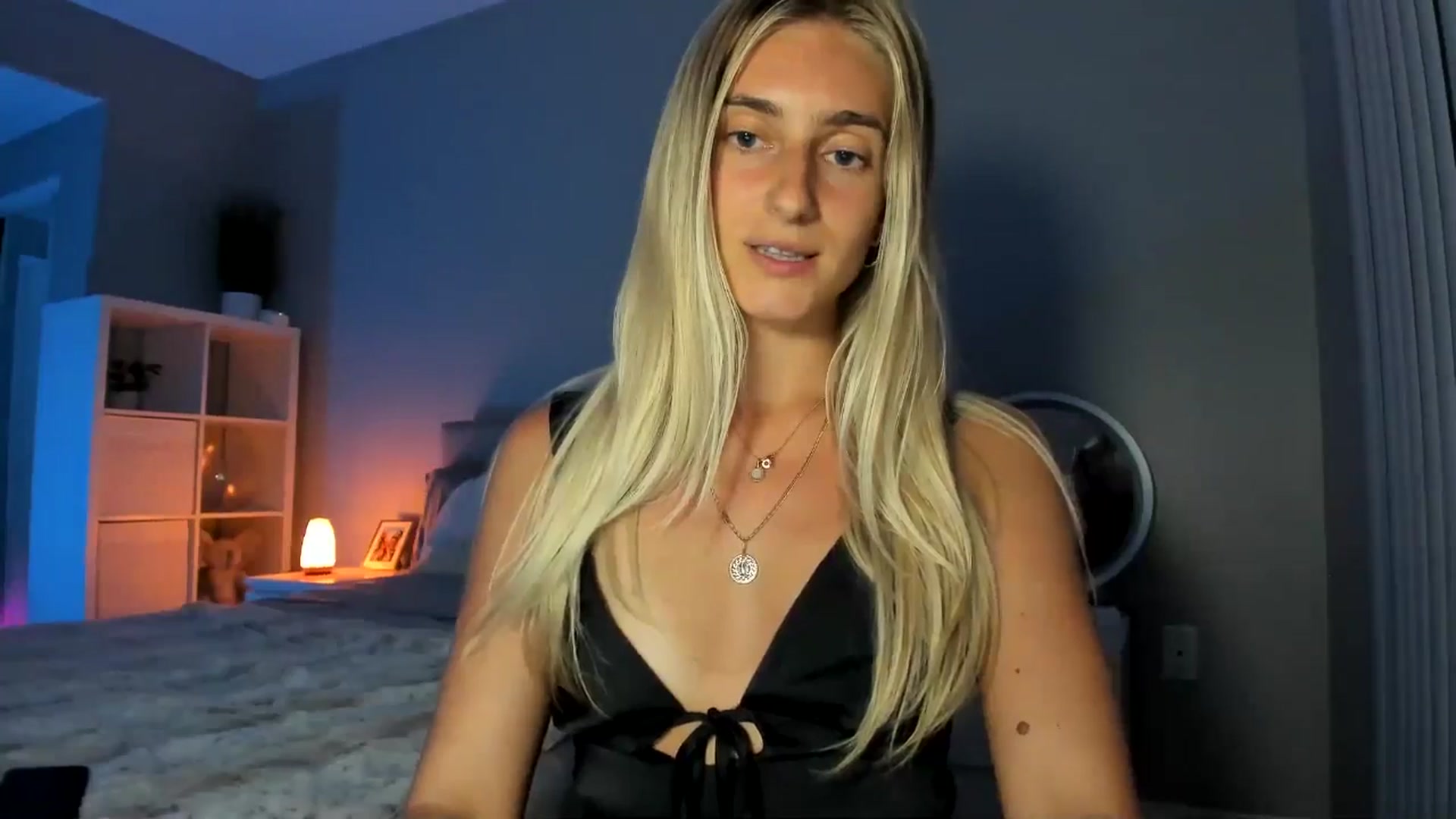 Gallery image thumbnail from Vodka_Queen's myfreecams stream on, 08/01/2025, 06:28 image 4 of 20