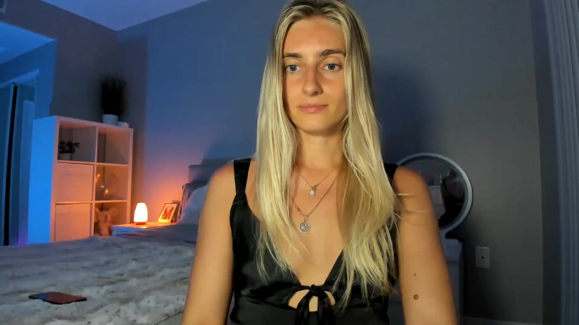 Gallery image thumbnail from Vodka_Queen's myfreecams stream on, 08/01/2025, 06:28 image 3 of 20