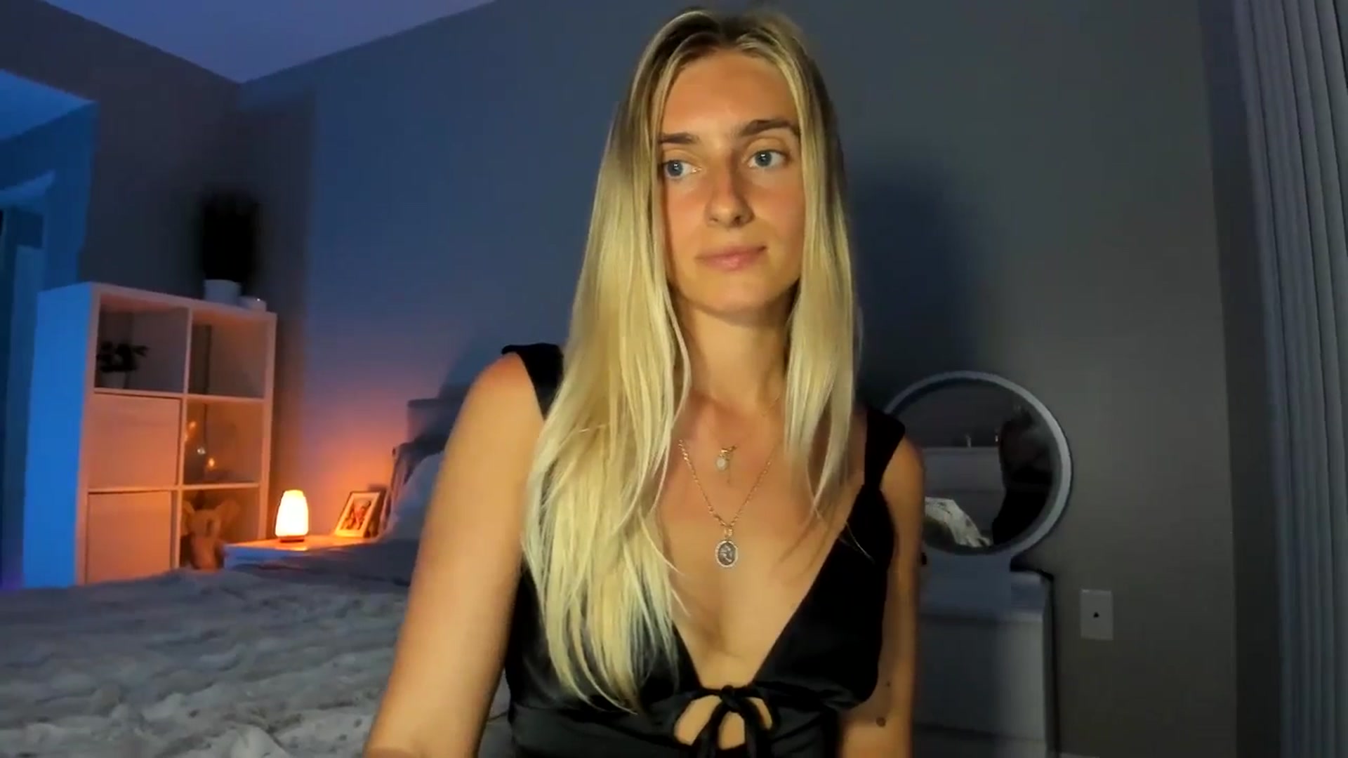 Gallery image thumbnail from Vodka_Queen's myfreecams stream on, 08/01/2025, 06:28 image 15 of 20