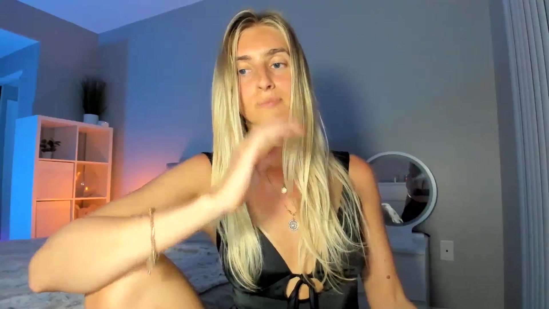 Gallery image thumbnail from Vodka_Queen's myfreecams stream on, 08/01/2025, 06:28 image 16 of 20