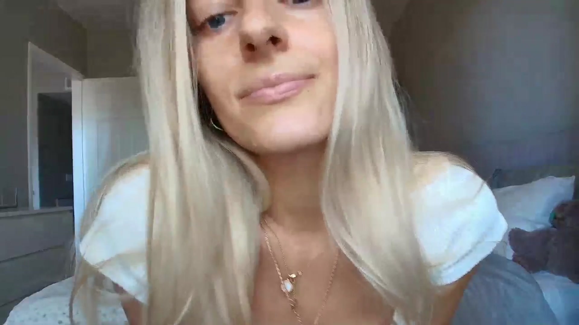 Gallery image thumbnail from Vodka_Queen's myfreecams stream on, 08/07/2025, 22:48 image 3 of 20