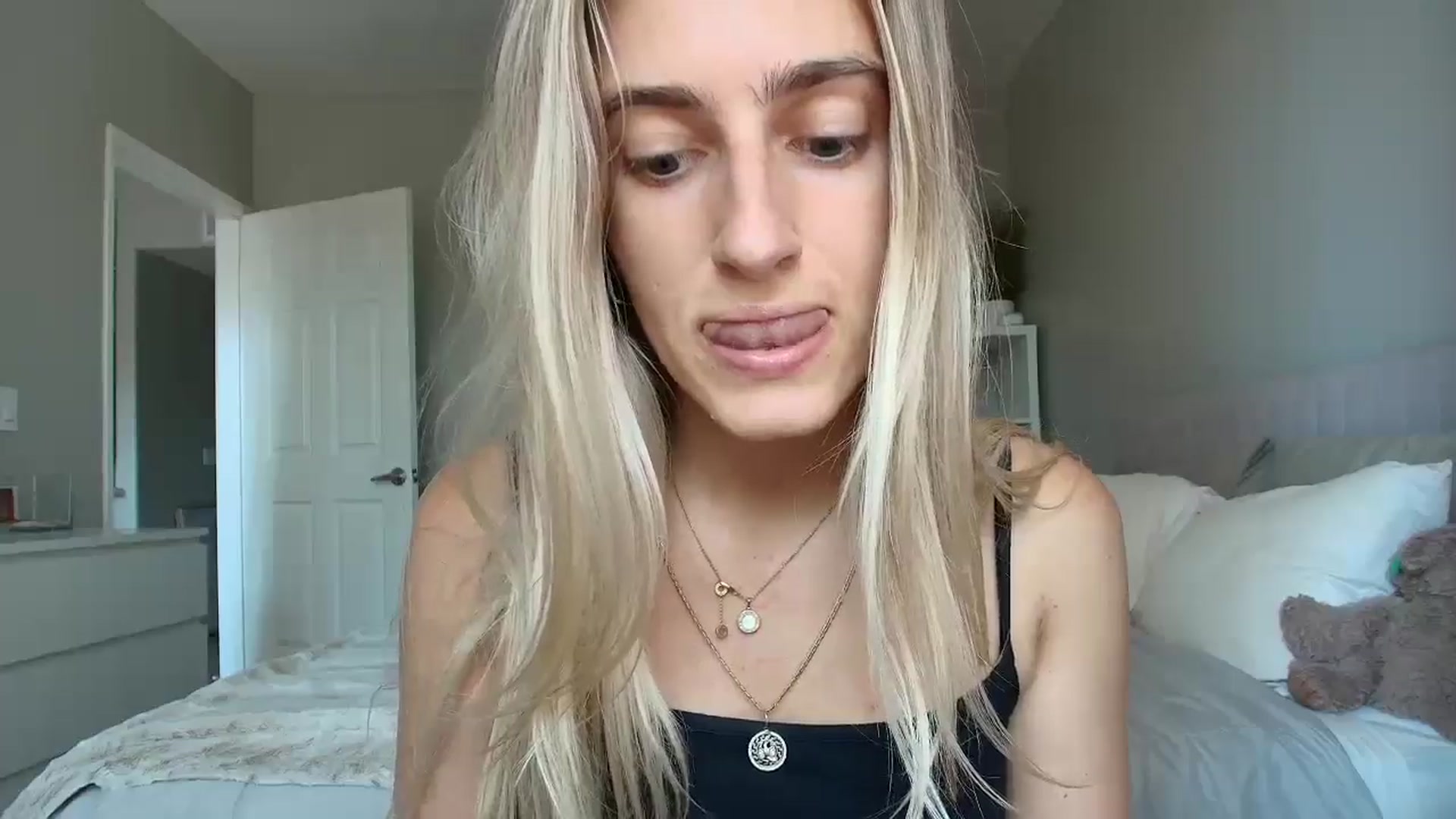 Gallery image thumbnail from Vodka_Queen's myfreecams stream on, 08/12/2025, 23:24 image 5 of 20