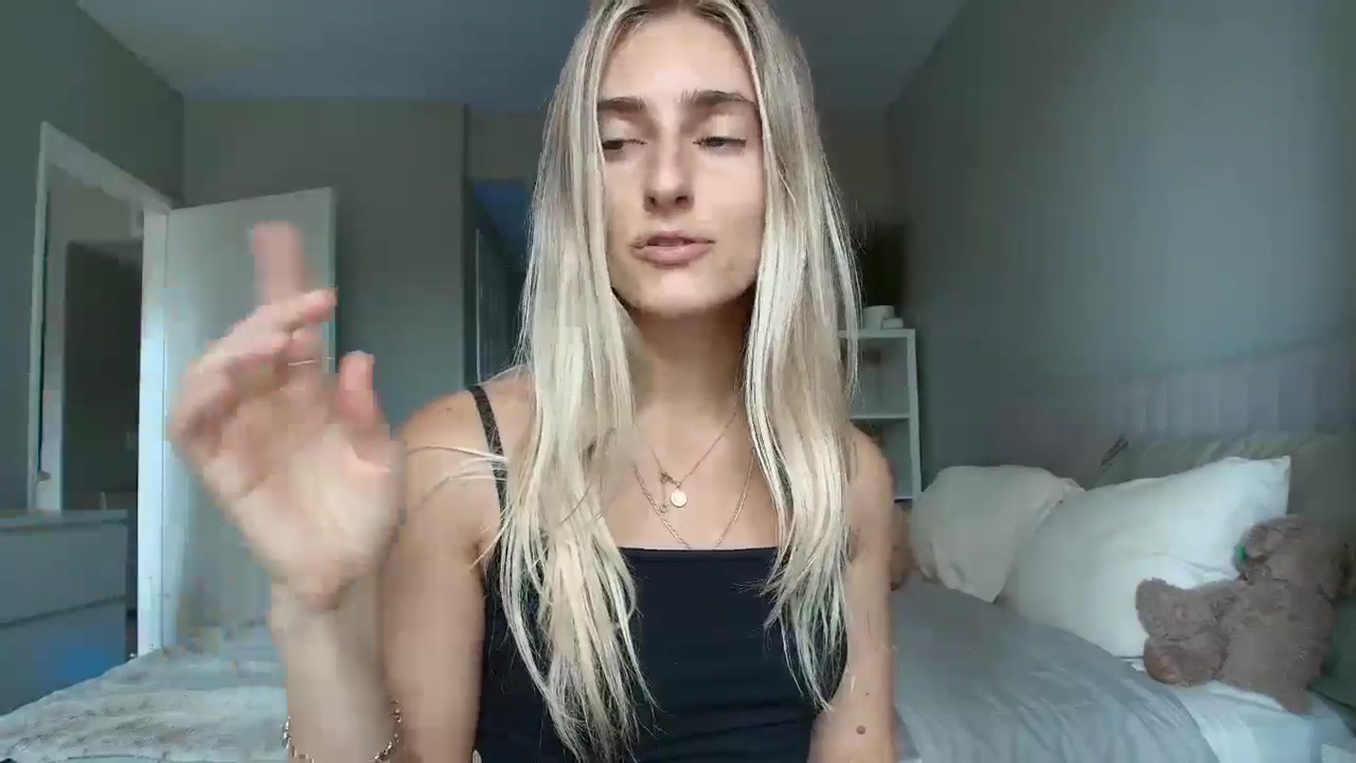 Gallery image thumbnail from Vodka_Queen's myfreecams stream on, 08/12/2025, 23:24 image 8 of 20
