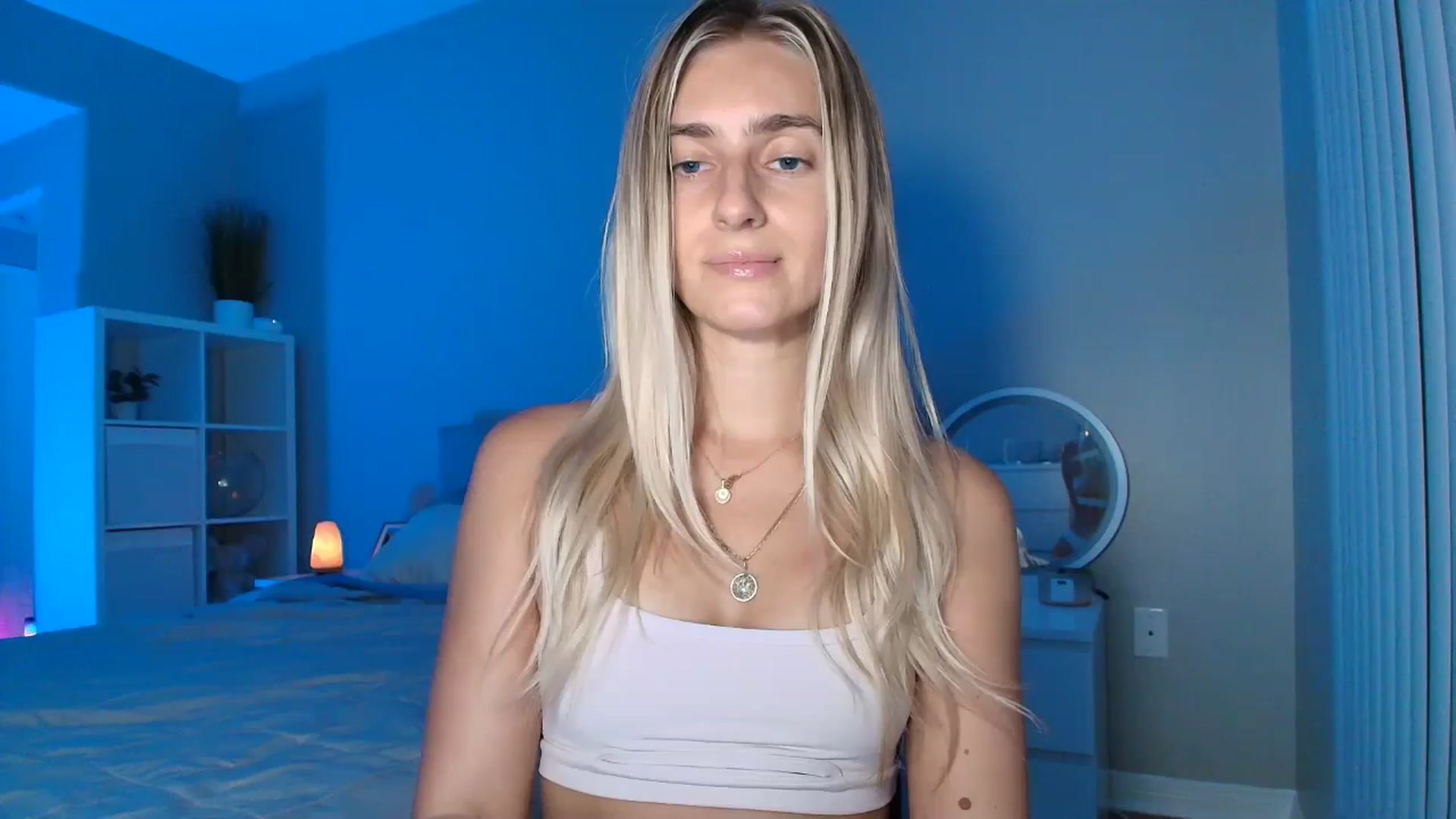 Gallery image thumbnail from Vodka_Queen's myfreecams stream on, 08/14/2025, 07:37 image 15 of 20