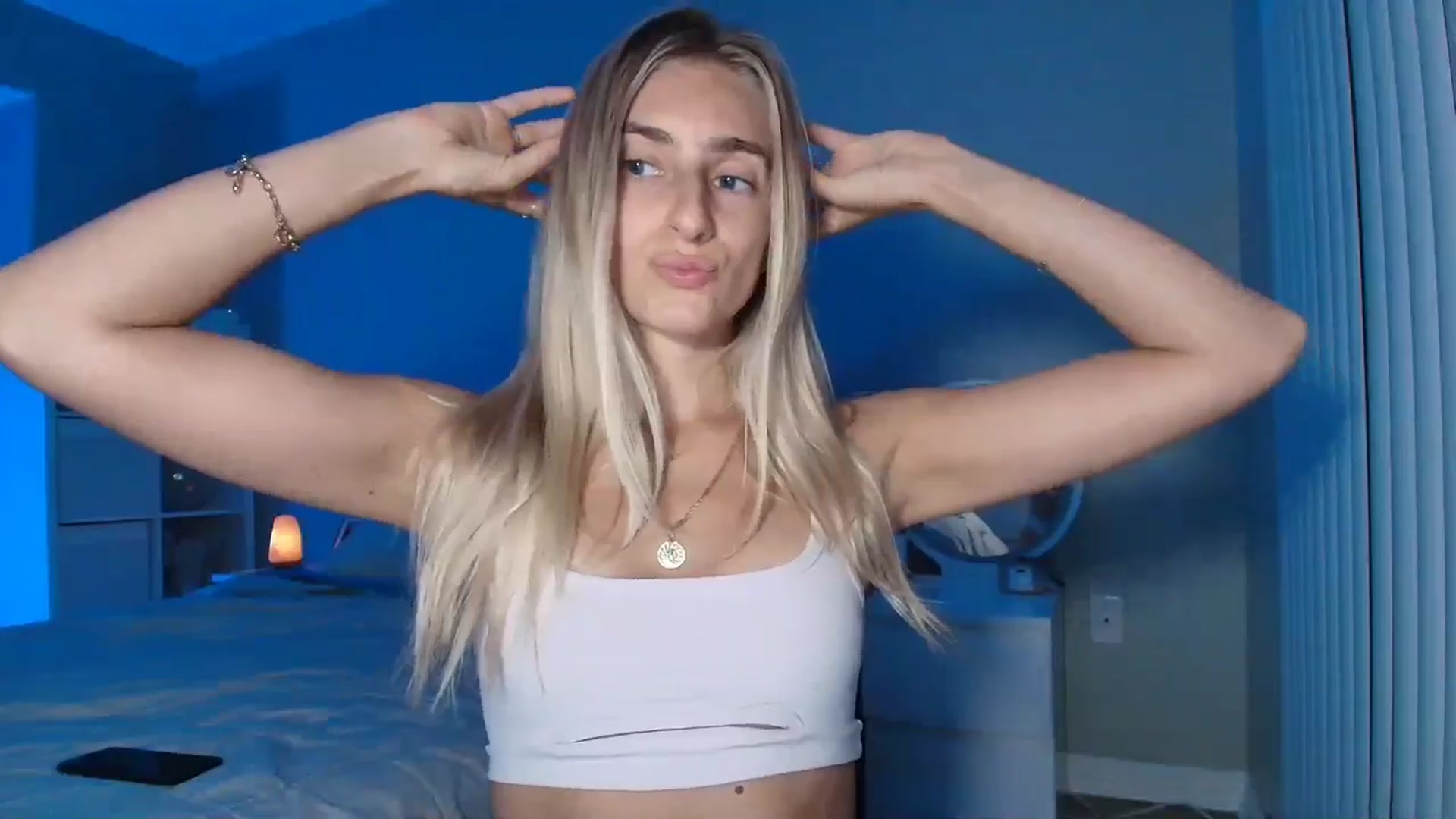 Gallery image thumbnail from Vodka_Queen's myfreecams stream on, 08/14/2025, 07:37 image 6 of 20