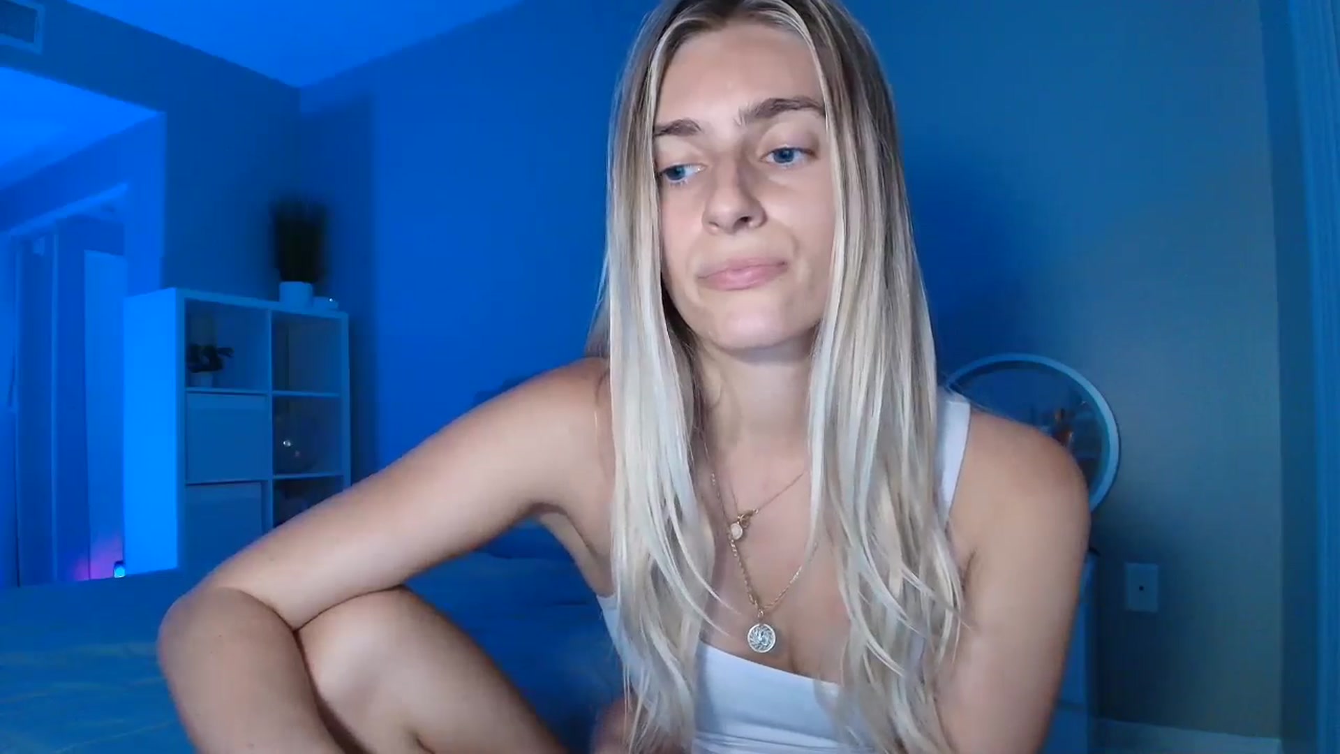 Gallery image thumbnail from Vodka_Queen's myfreecams stream on, 08/14/2025, 07:37 image 13 of 20