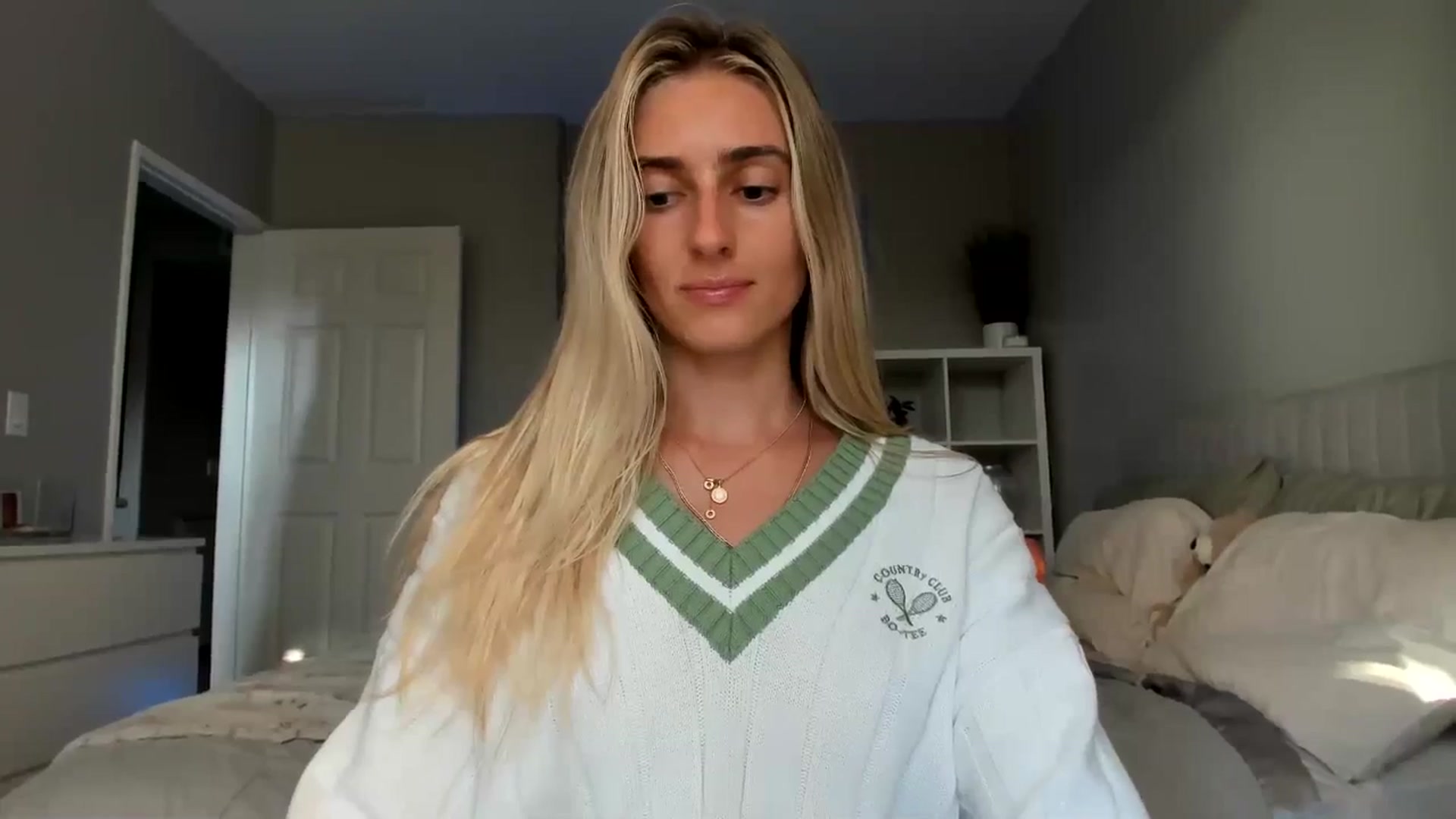 Gallery image thumbnail from Vodka_Queen's myfreecams stream on, 08/17/2025, 02:24 image 8 of 20