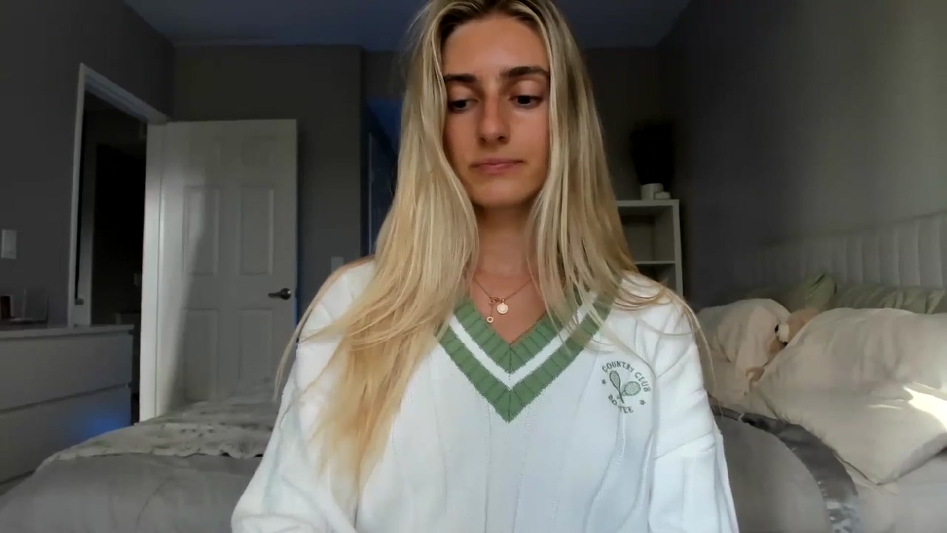 Gallery image thumbnail from Vodka_Queen's myfreecams stream on, 08/17/2025, 02:24 image 5 of 20