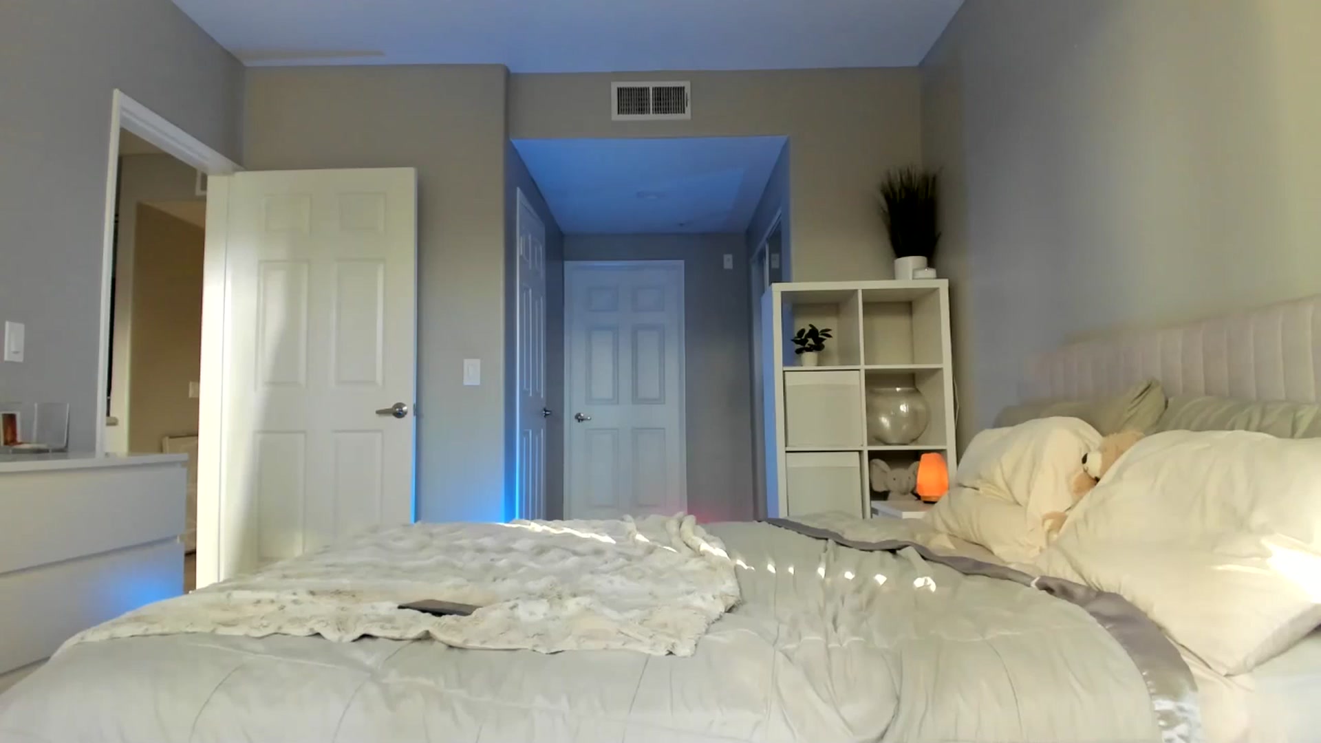 Gallery image thumbnail from Vodka_Queen's myfreecams stream on, 08/17/2025, 02:24 image 6 of 20