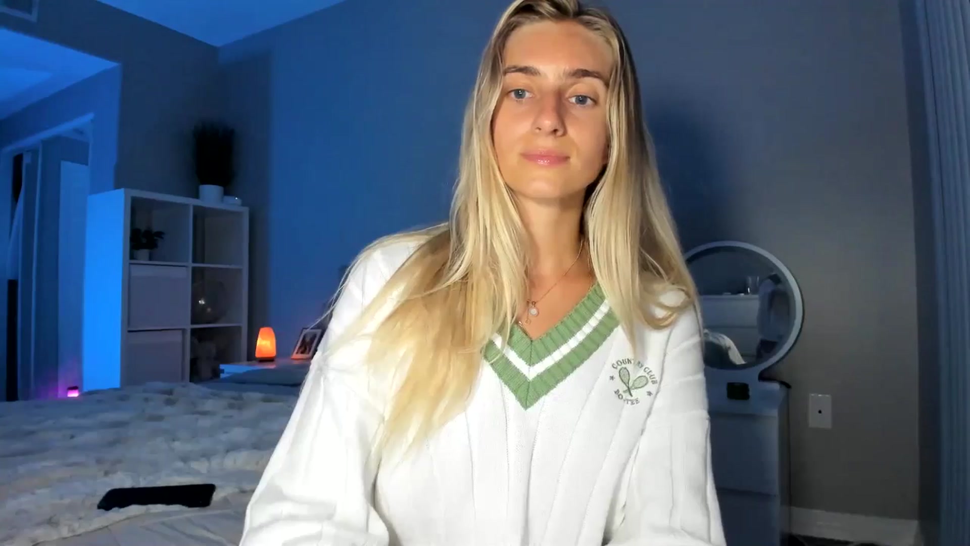 Gallery image thumbnail from Vodka_Queen's myfreecams stream on, 08/17/2025, 08:17 image 18 of 20