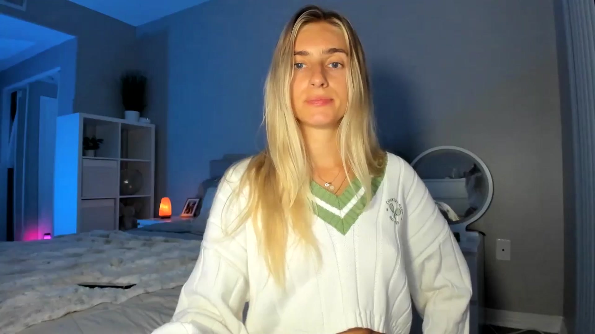 Gallery image thumbnail from Vodka_Queen's myfreecams stream on, 08/17/2025, 08:17 image 7 of 20