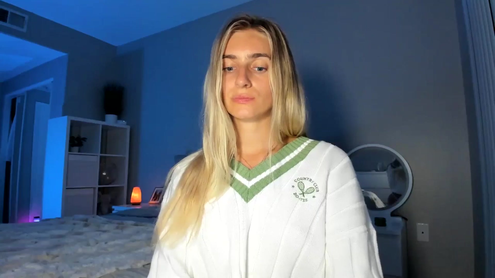 Gallery image thumbnail from Vodka_Queen's myfreecams stream on, 08/17/2025, 08:17 image 10 of 20