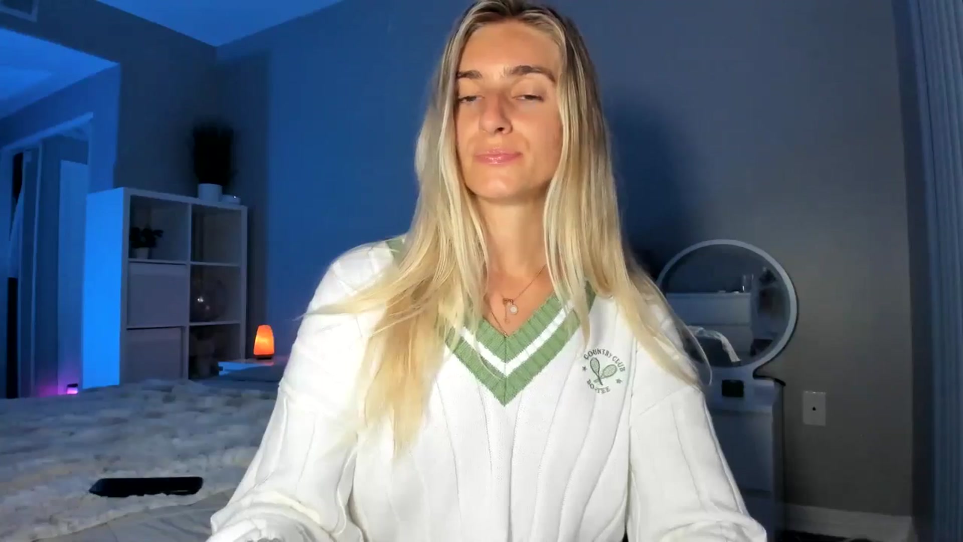 Gallery image thumbnail from Vodka_Queen's myfreecams stream on, 08/17/2025, 08:17 image 17 of 20