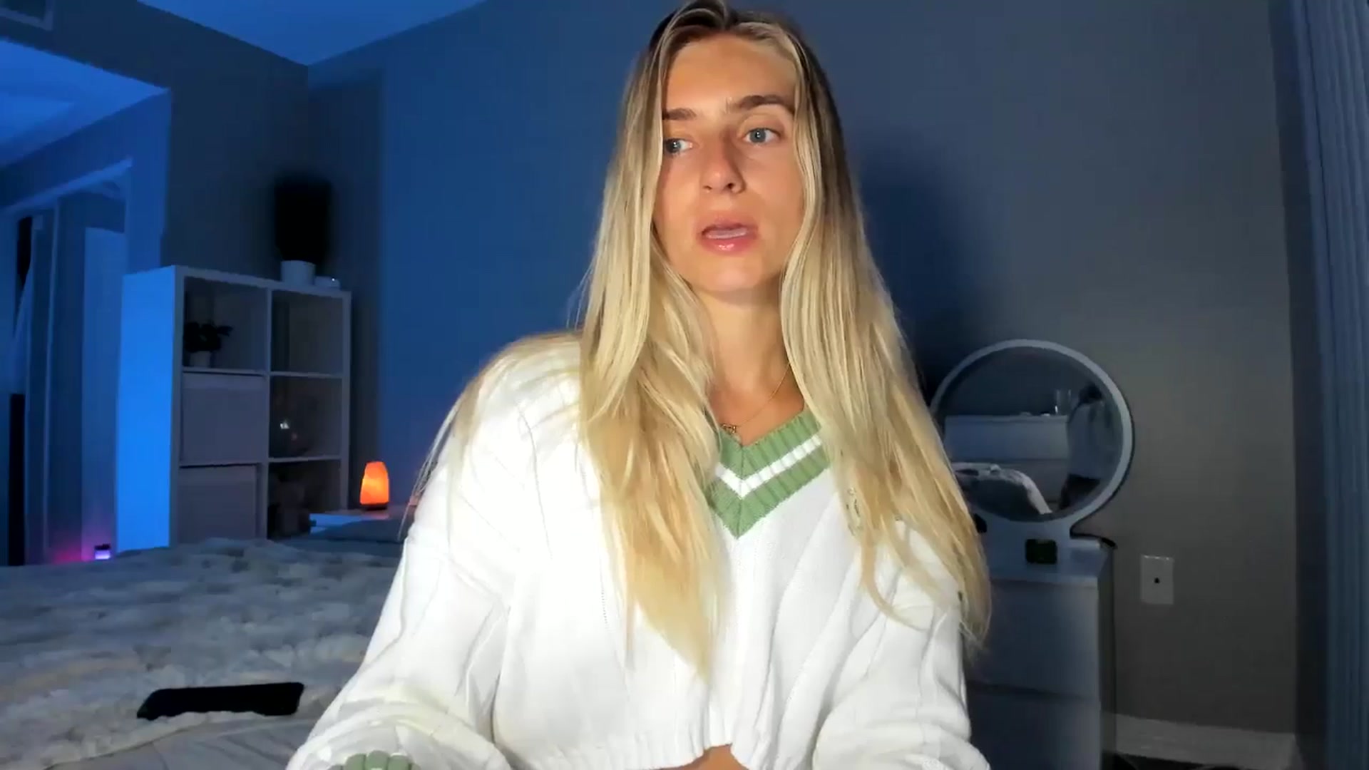 Gallery image thumbnail from Vodka_Queen's myfreecams stream on, 08/17/2025, 08:17 image 19 of 20