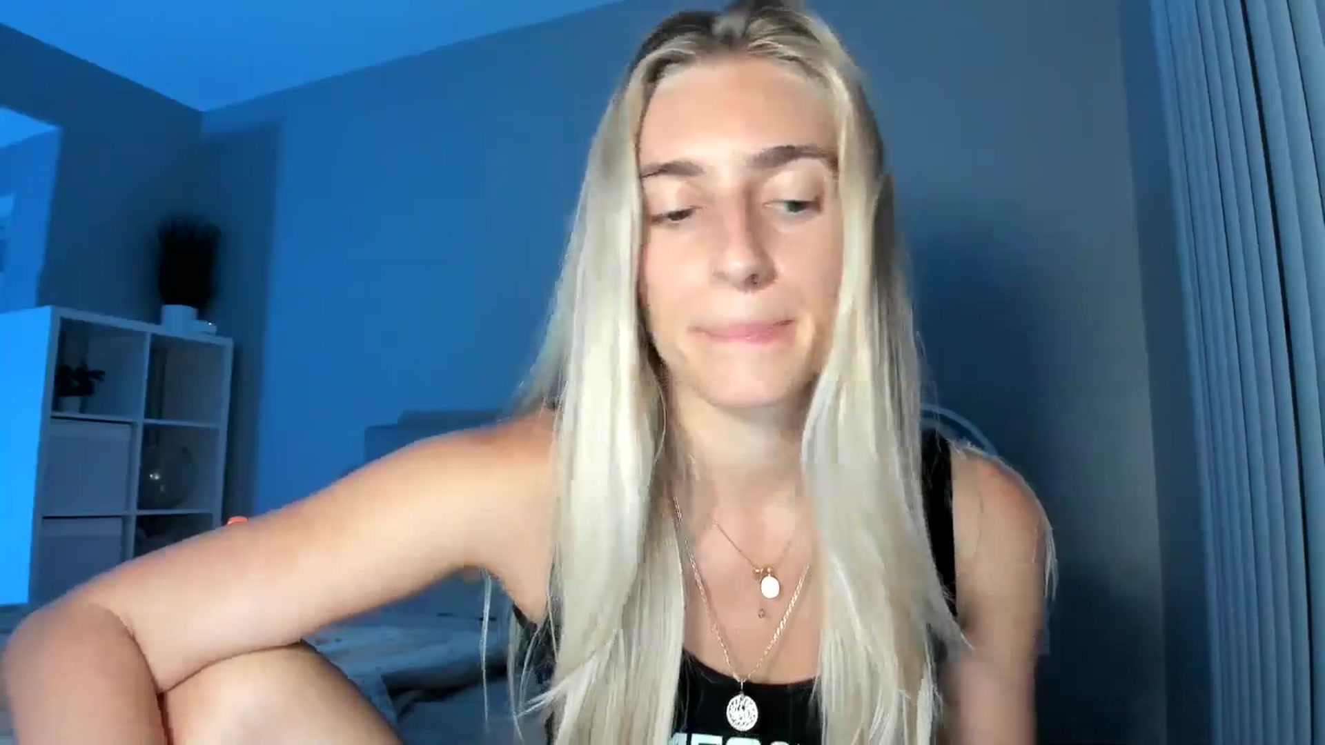Gallery image thumbnail from Vodka_Queen's myfreecams stream on, 08/21/2025, 04:55 image 11 of 20
