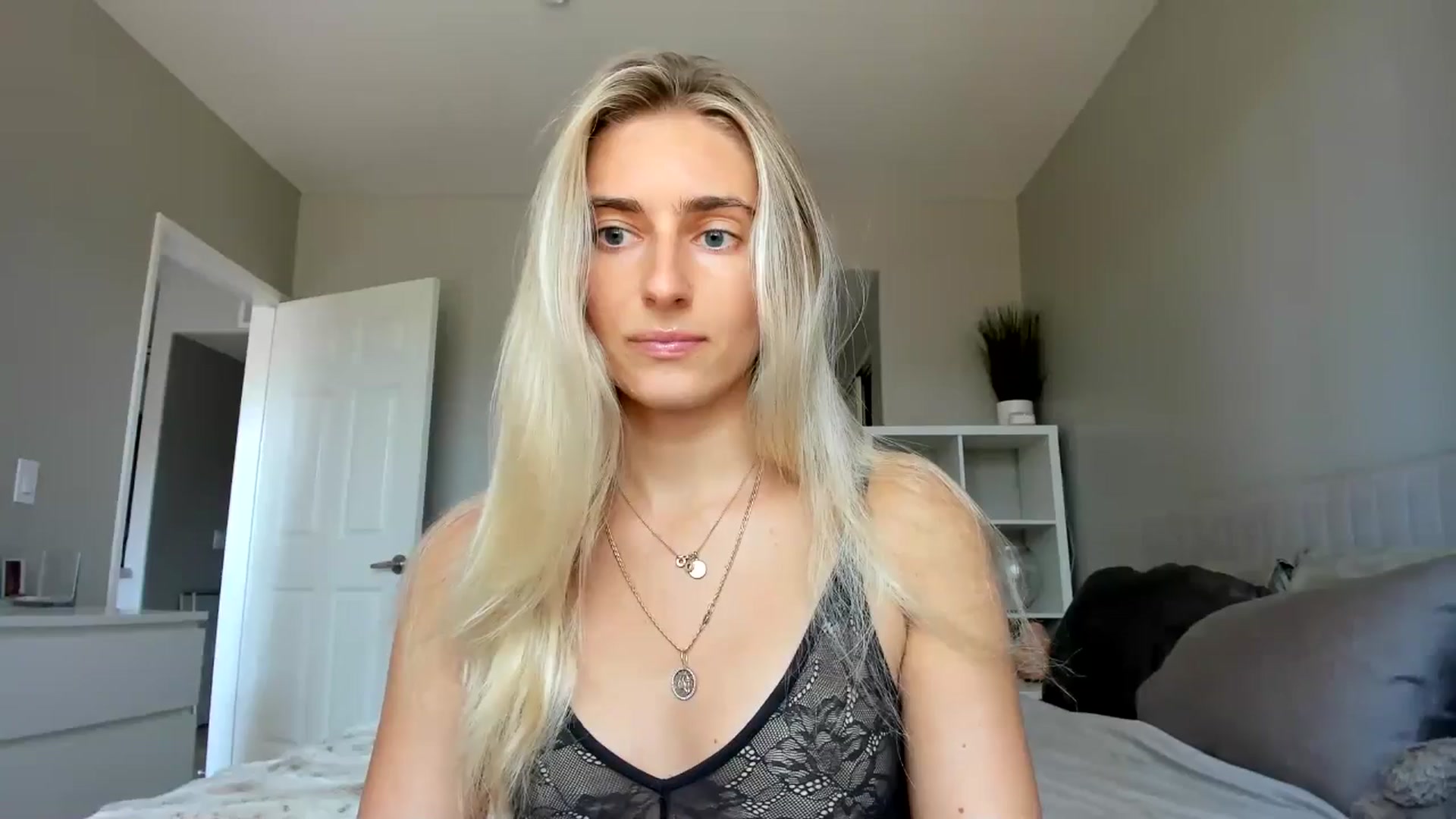 Gallery image thumbnail from Vodka_Queen's myfreecams stream on, 08/26/2025, 23:49 image 1 of 20