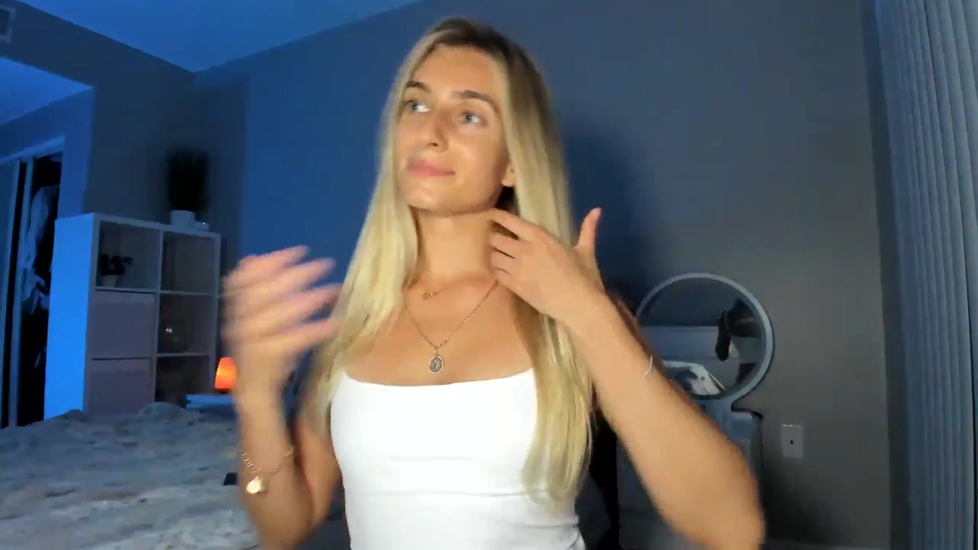 Gallery image thumbnail from Vodka_Queen's myfreecams stream on, 08/28/2025, 07:38 image 4 of 20