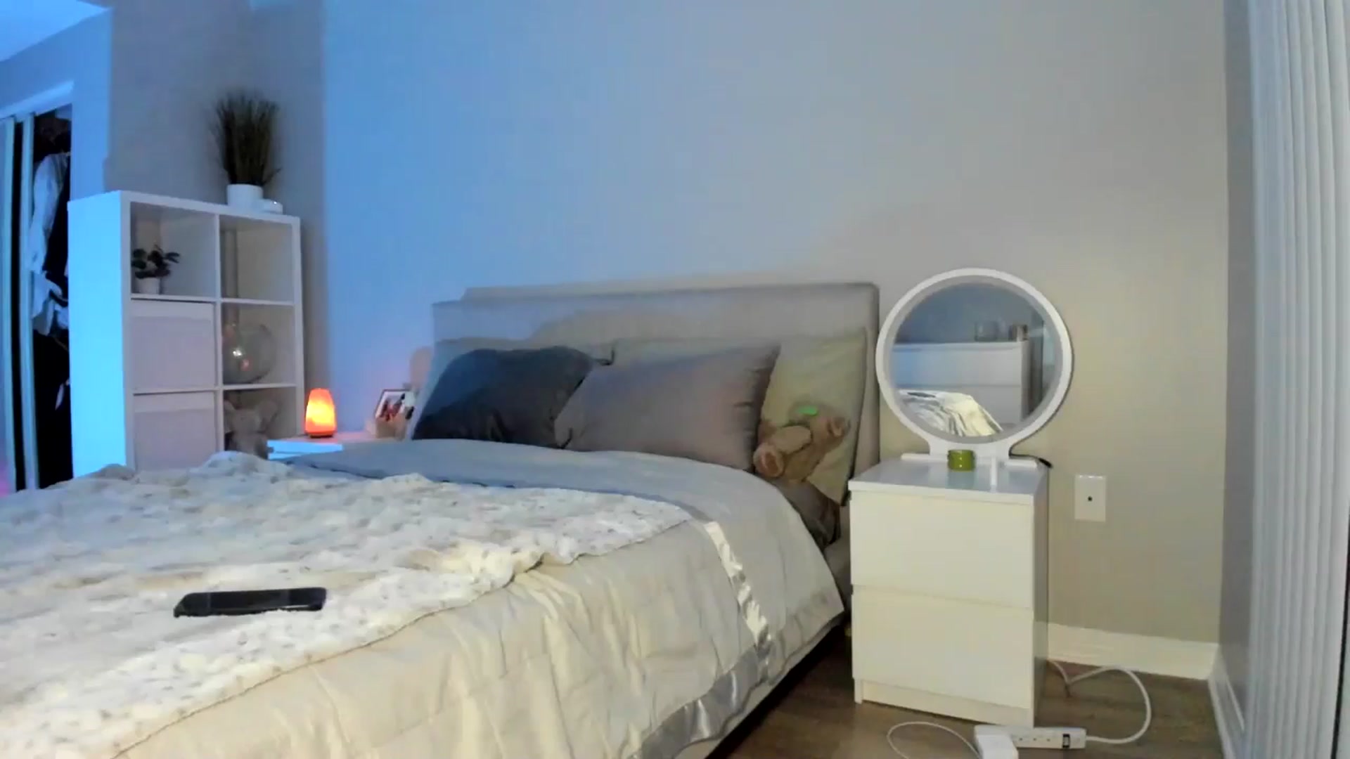 Gallery image thumbnail from Vodka_Queen's myfreecams stream on, 08/28/2025, 07:38 image 10 of 20