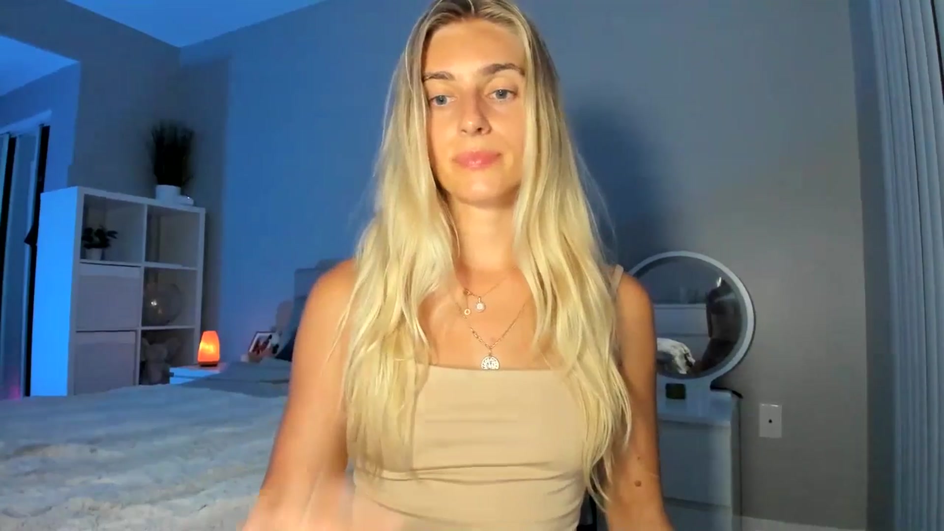 Gallery image thumbnail from Vodka_Queen's myfreecams stream on, 09/02/2025, 06:43 image 11 of 20