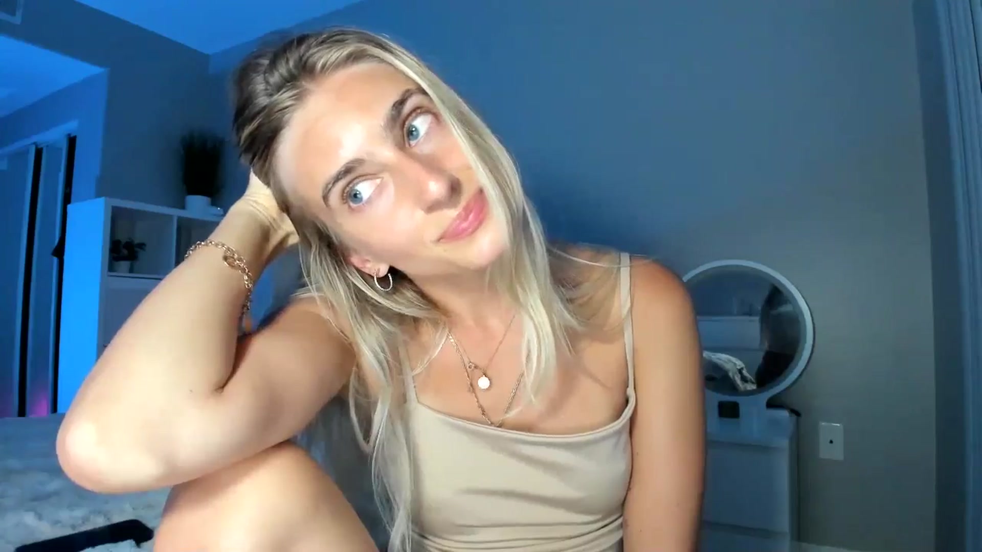Gallery image thumbnail from Vodka_Queen's myfreecams stream on, 09/02/2025, 06:43 image 17 of 20