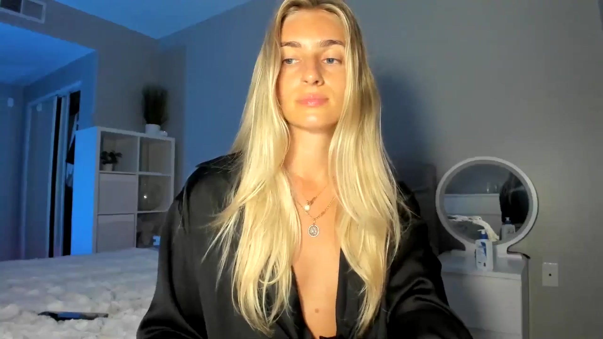 Gallery image thumbnail from Vodka_Queen's myfreecams stream on, 09/03/2025, 06:45 image 19 of 20