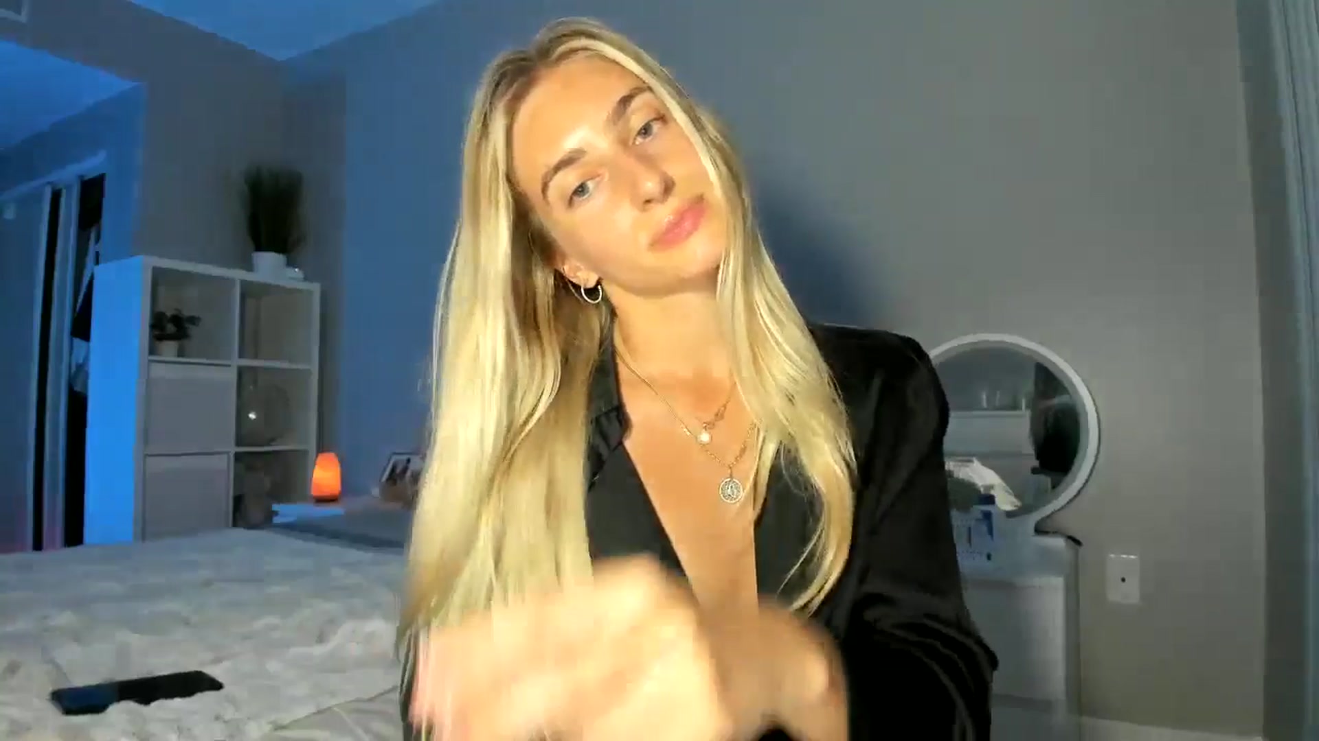Gallery image thumbnail from Vodka_Queen's myfreecams stream on, 09/03/2025, 06:45 image 6 of 20