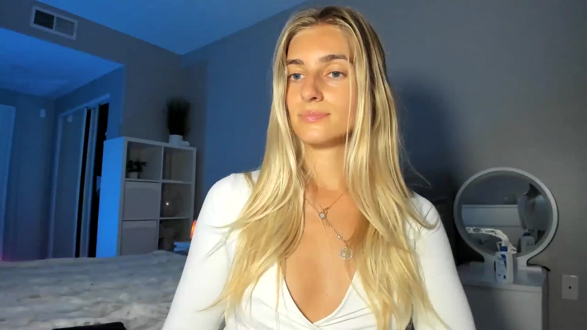 Gallery image thumbnail from Vodka_Queen's myfreecams stream on, 09/04/2025, 05:59 image 18 of 20