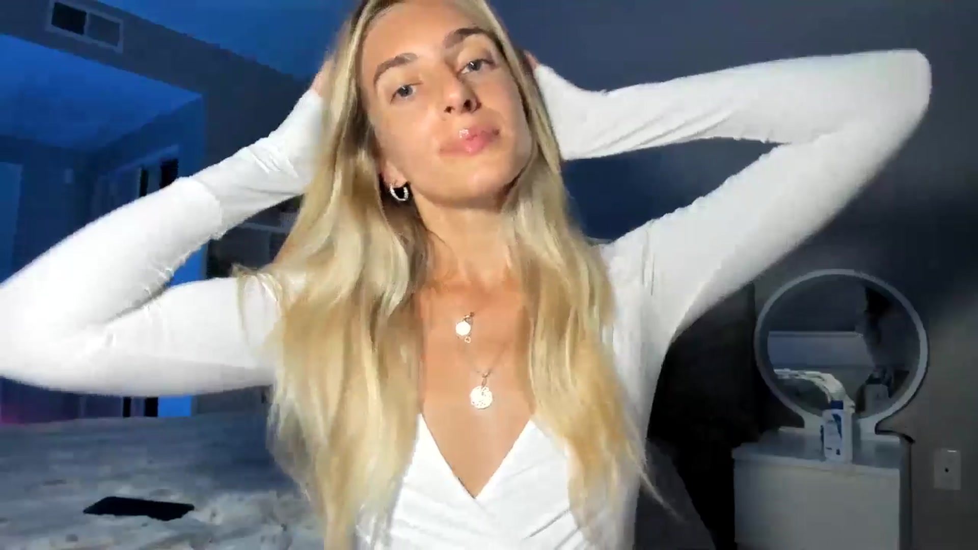 Gallery image thumbnail from Vodka_Queen's myfreecams stream on, 09/04/2025, 05:59 image 13 of 20