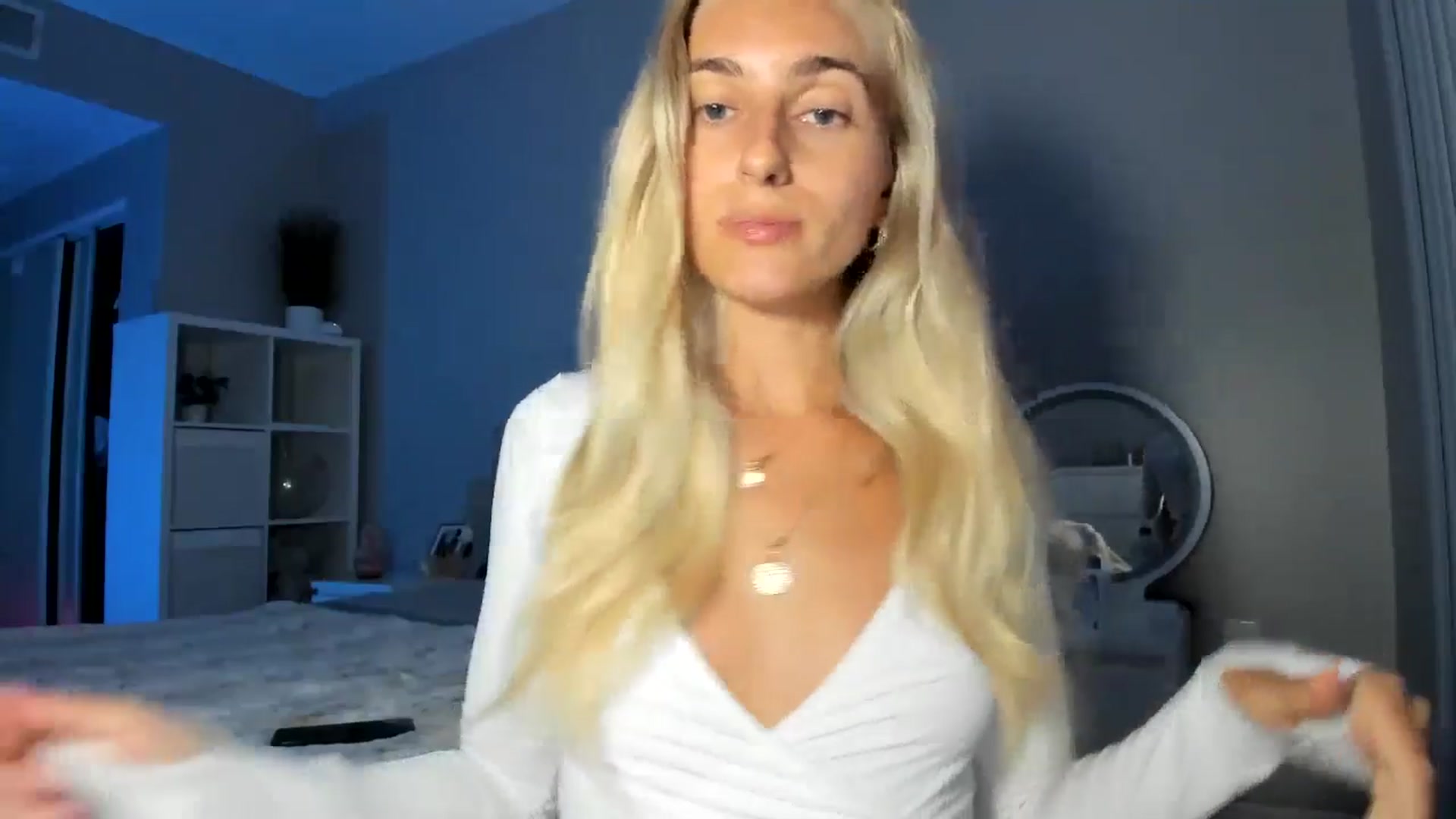 Gallery image thumbnail from Vodka_Queen's myfreecams stream on, 09/04/2025, 05:59 image 2 of 20
