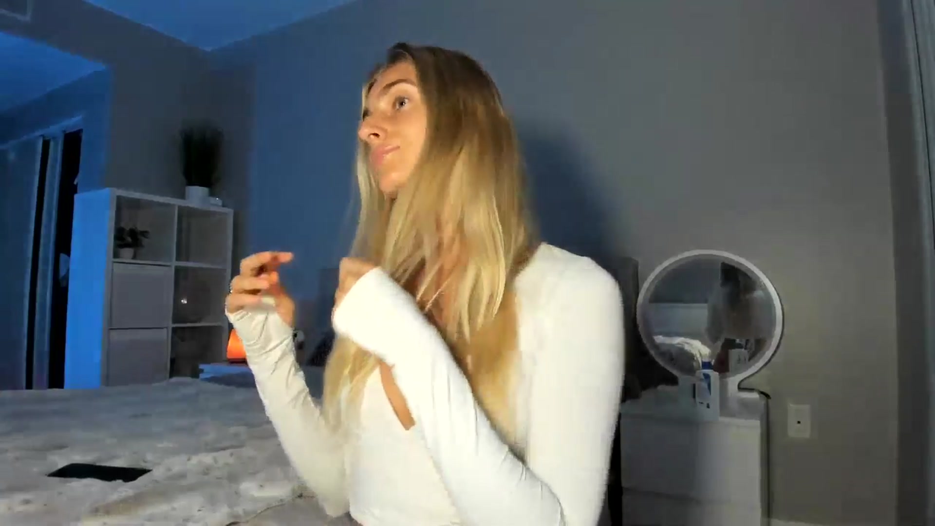 Gallery image thumbnail from Vodka_Queen's myfreecams stream on, 09/04/2025, 06:16 image 15 of 20