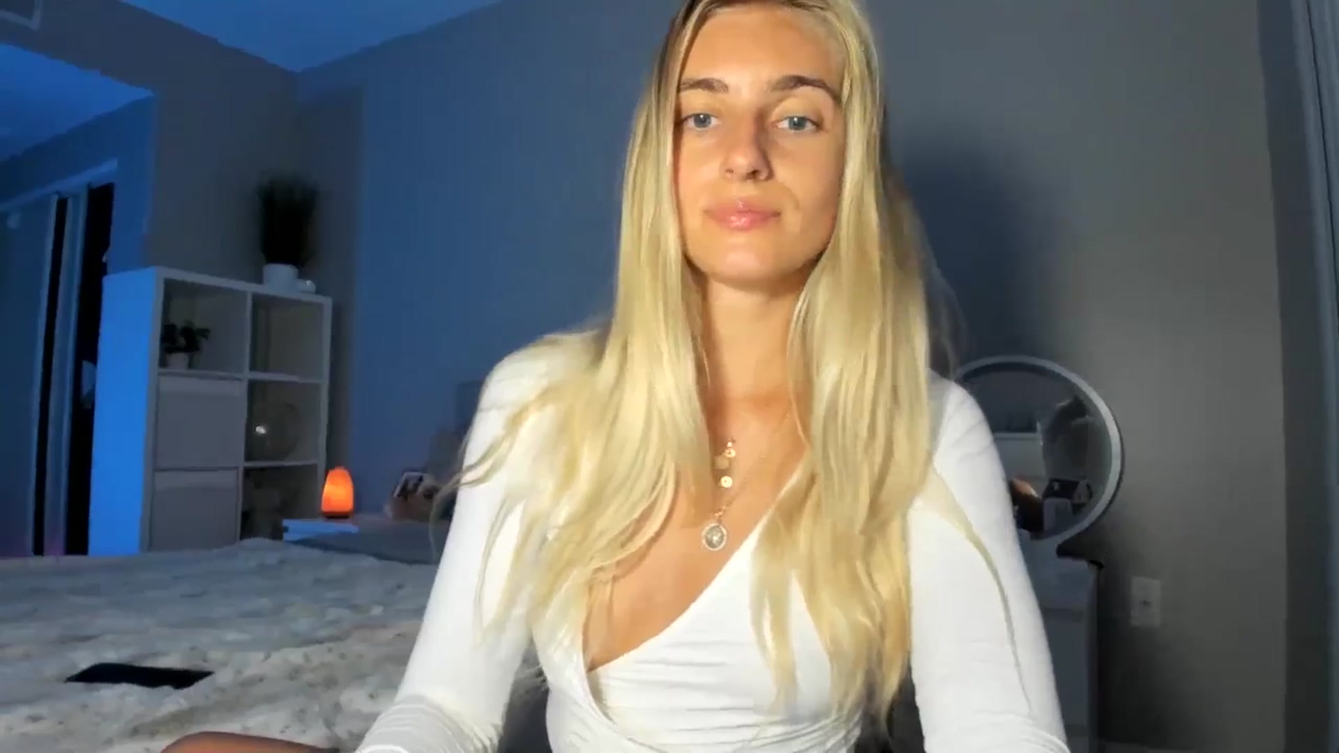 Gallery image thumbnail from Vodka_Queen's myfreecams stream on, 09/04/2025, 06:16 image 7 of 20