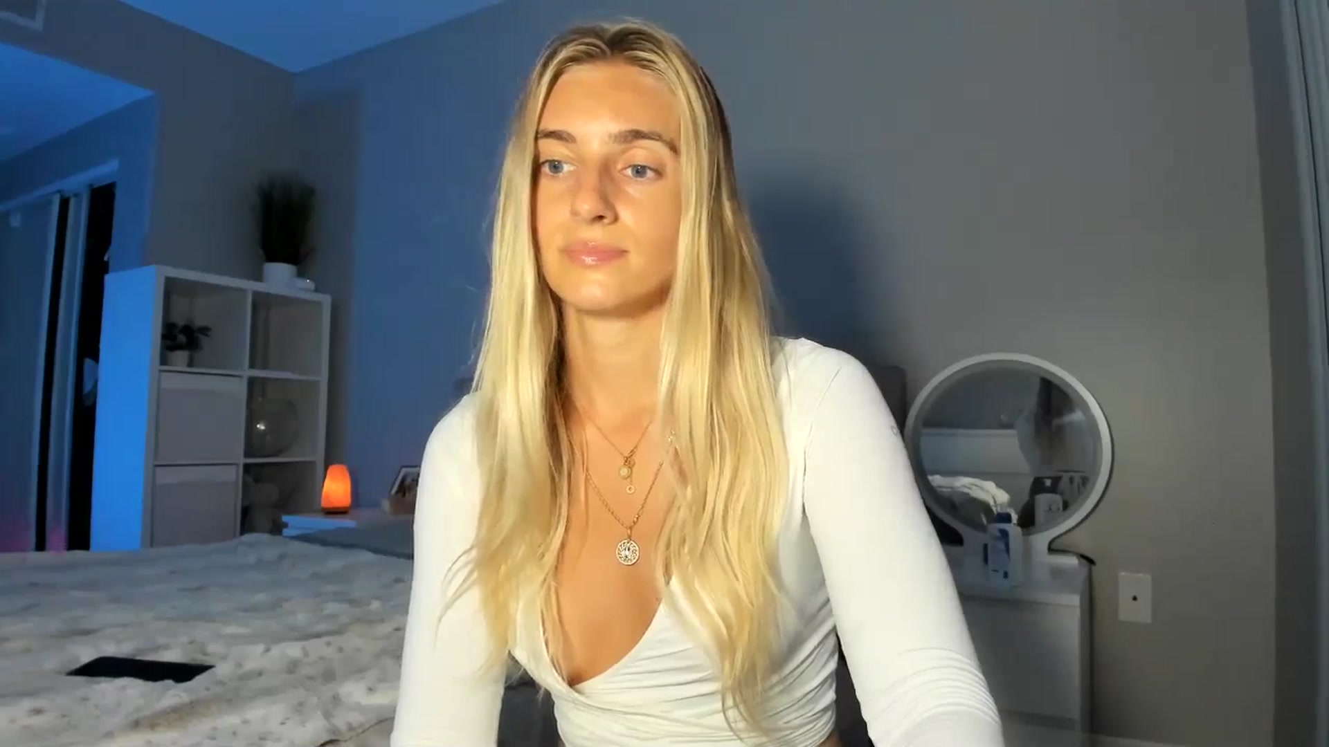 Gallery image thumbnail from Vodka_Queen's myfreecams stream on, 09/04/2025, 06:16 image 11 of 20