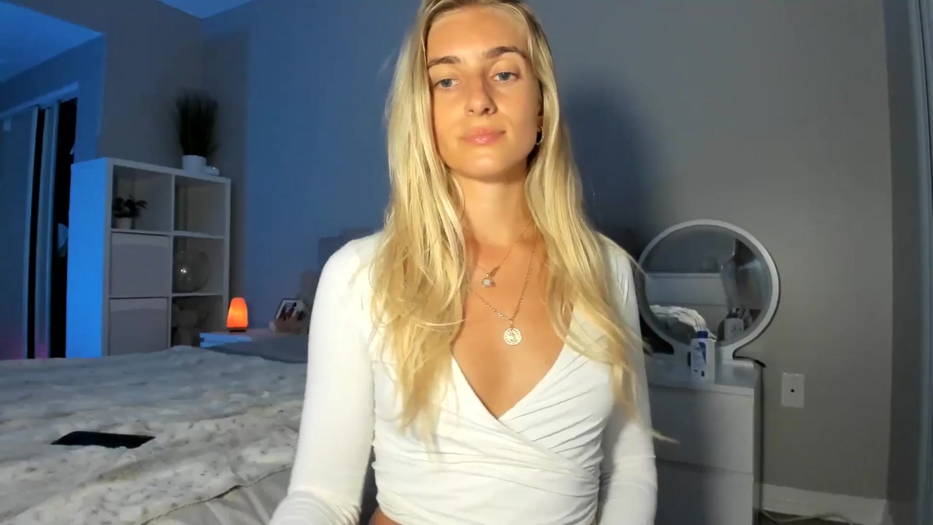 Gallery image thumbnail from Vodka_Queen's myfreecams stream on, 09/04/2025, 06:16 image 3 of 20