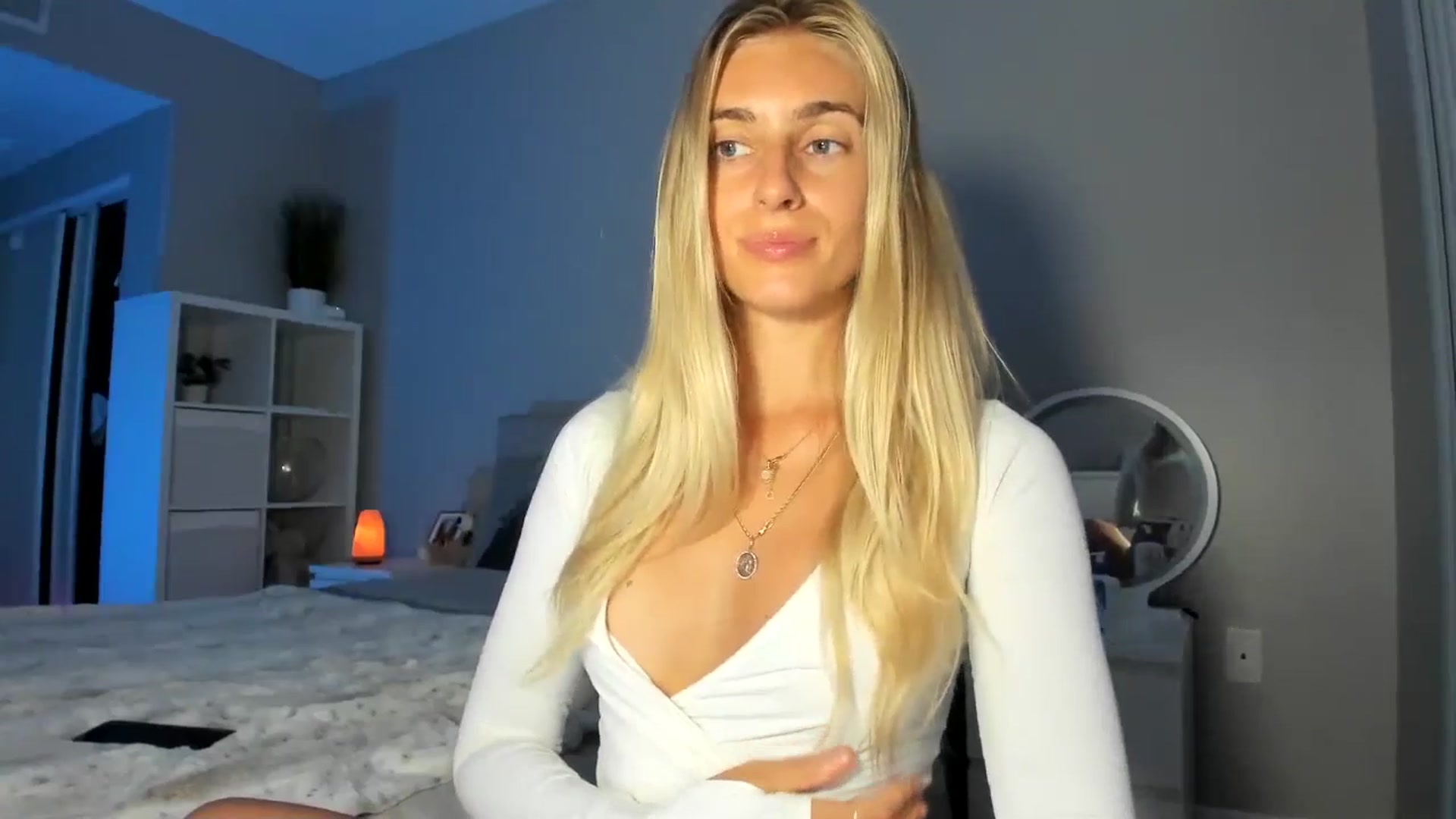 Gallery image thumbnail from Vodka_Queen's myfreecams stream on, 09/04/2025, 06:16 image 9 of 20