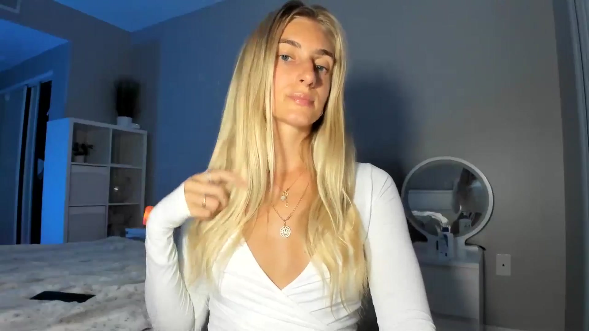 Gallery image thumbnail from Vodka_Queen's myfreecams stream on, 09/04/2025, 06:16 image 16 of 20