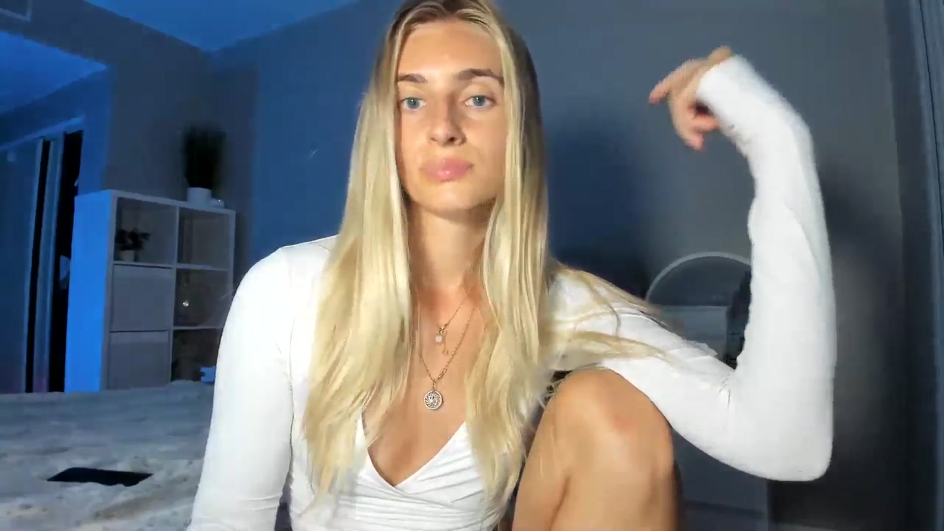 Gallery image thumbnail from Vodka_Queen's myfreecams stream on, 09/04/2025, 06:16 image 19 of 20