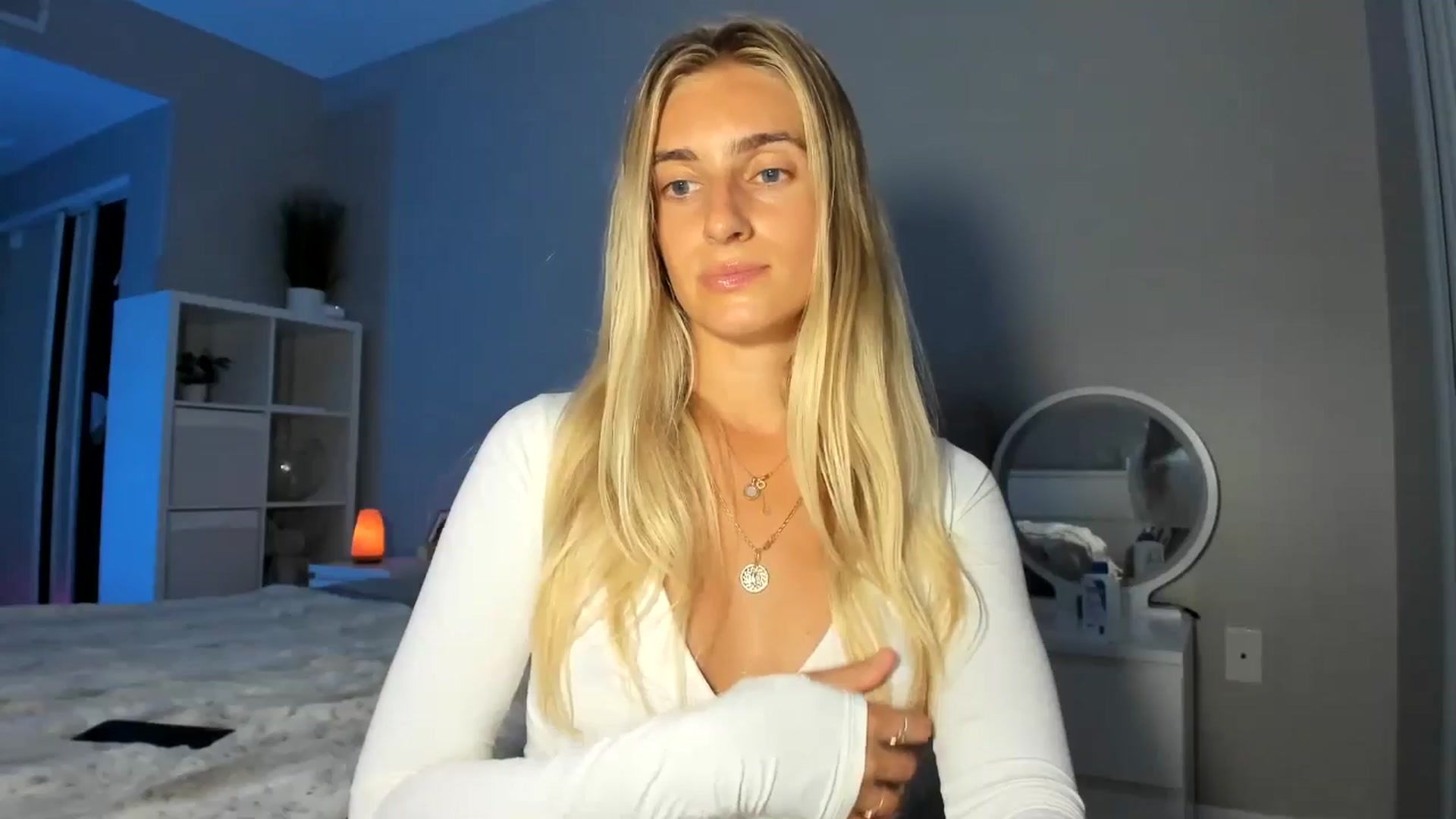 Gallery image thumbnail from Vodka_Queen's myfreecams stream on, 09/04/2025, 06:16 image 18 of 20