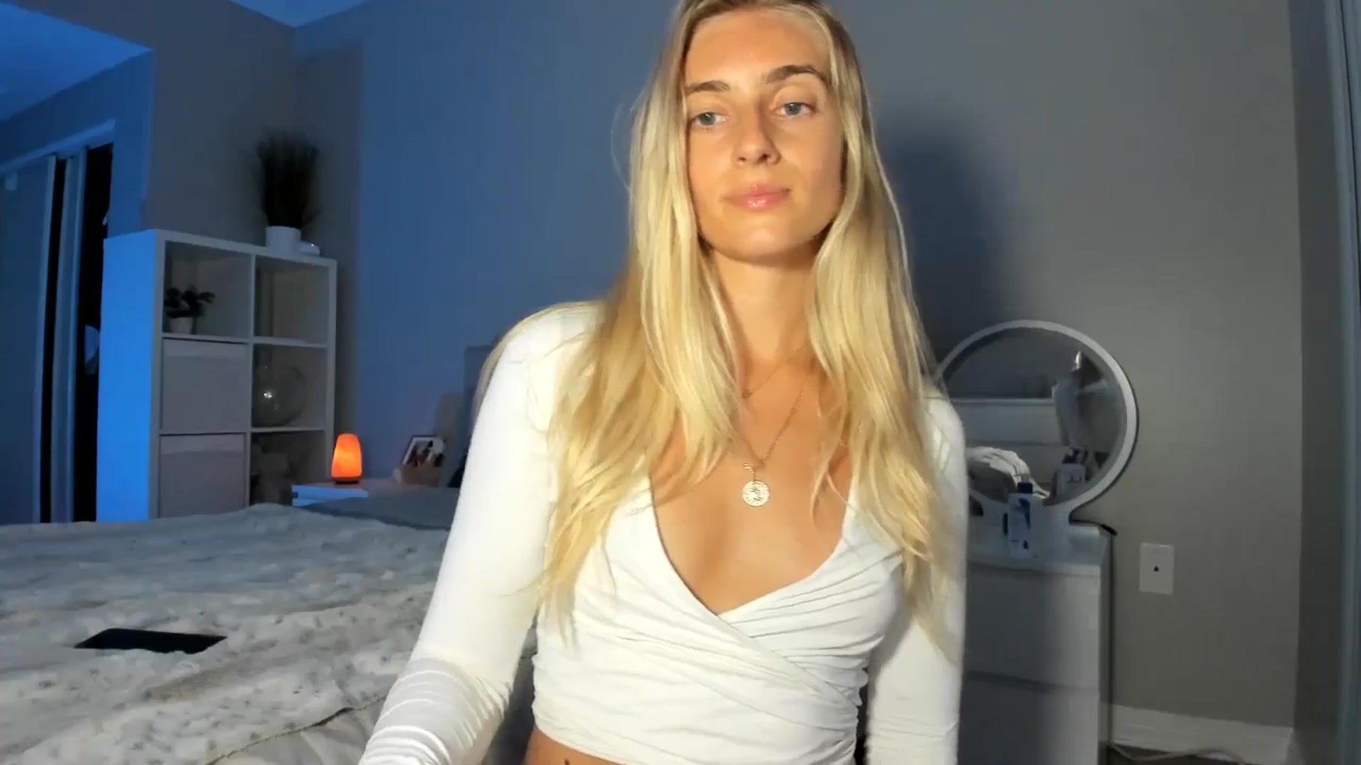 Gallery image thumbnail from Vodka_Queen's myfreecams stream on, 09/04/2025, 06:16 image 2 of 20