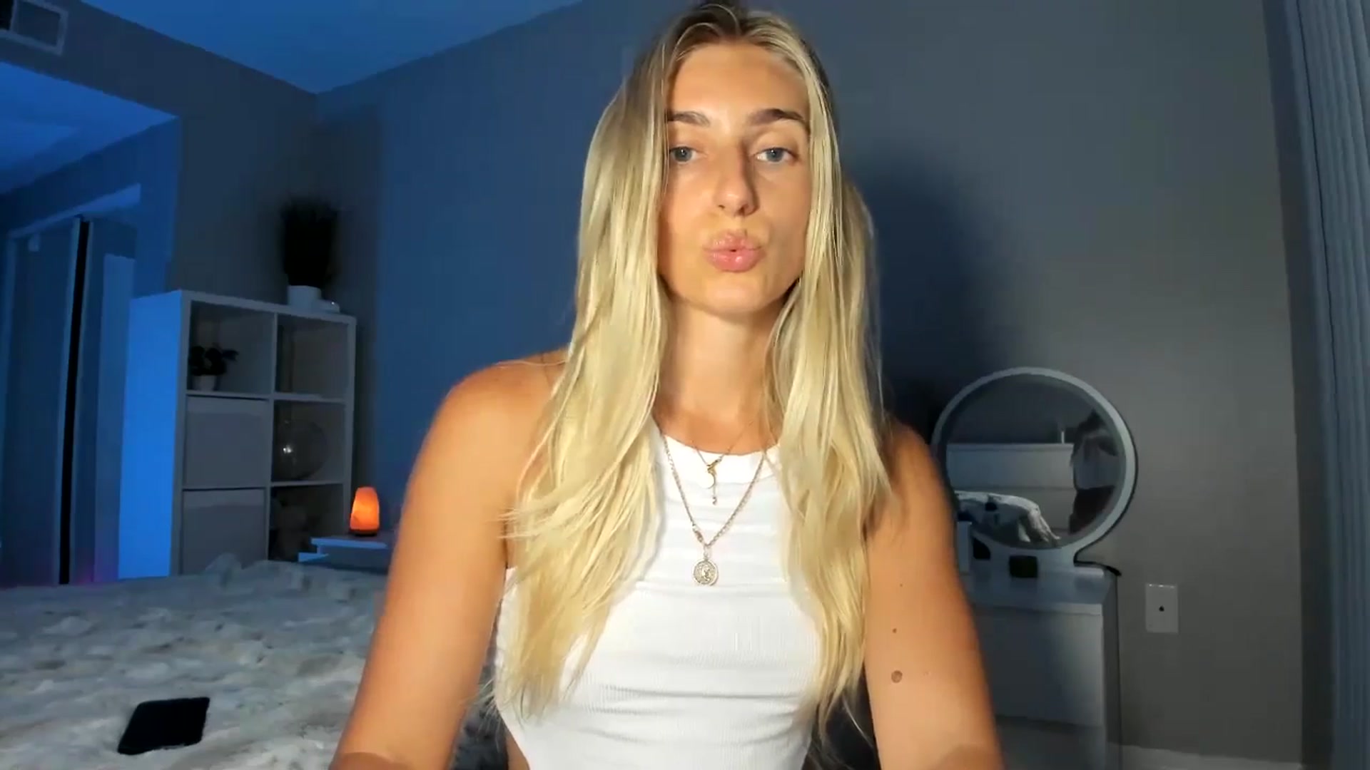 Gallery image thumbnail from Vodka_Queen's myfreecams stream on, 09/05/2025, 05:56 image 15 of 20